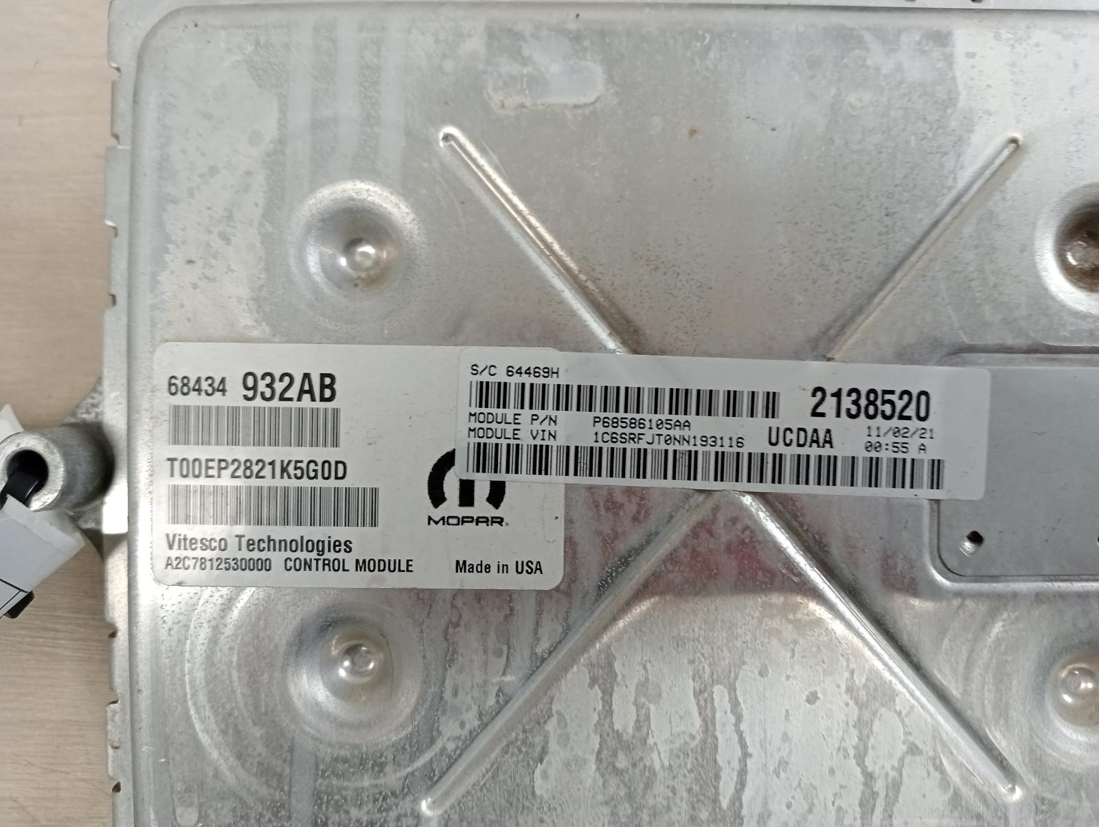 8952746