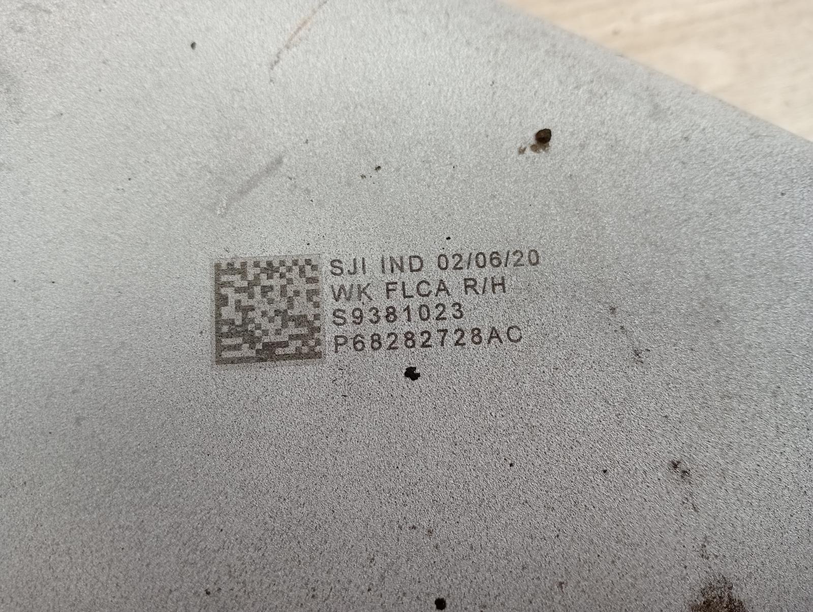 8945196