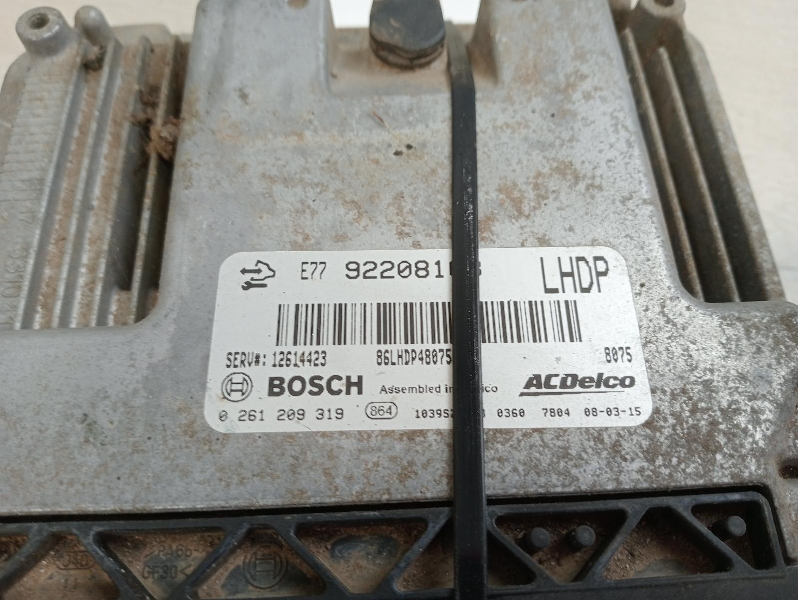 8960157