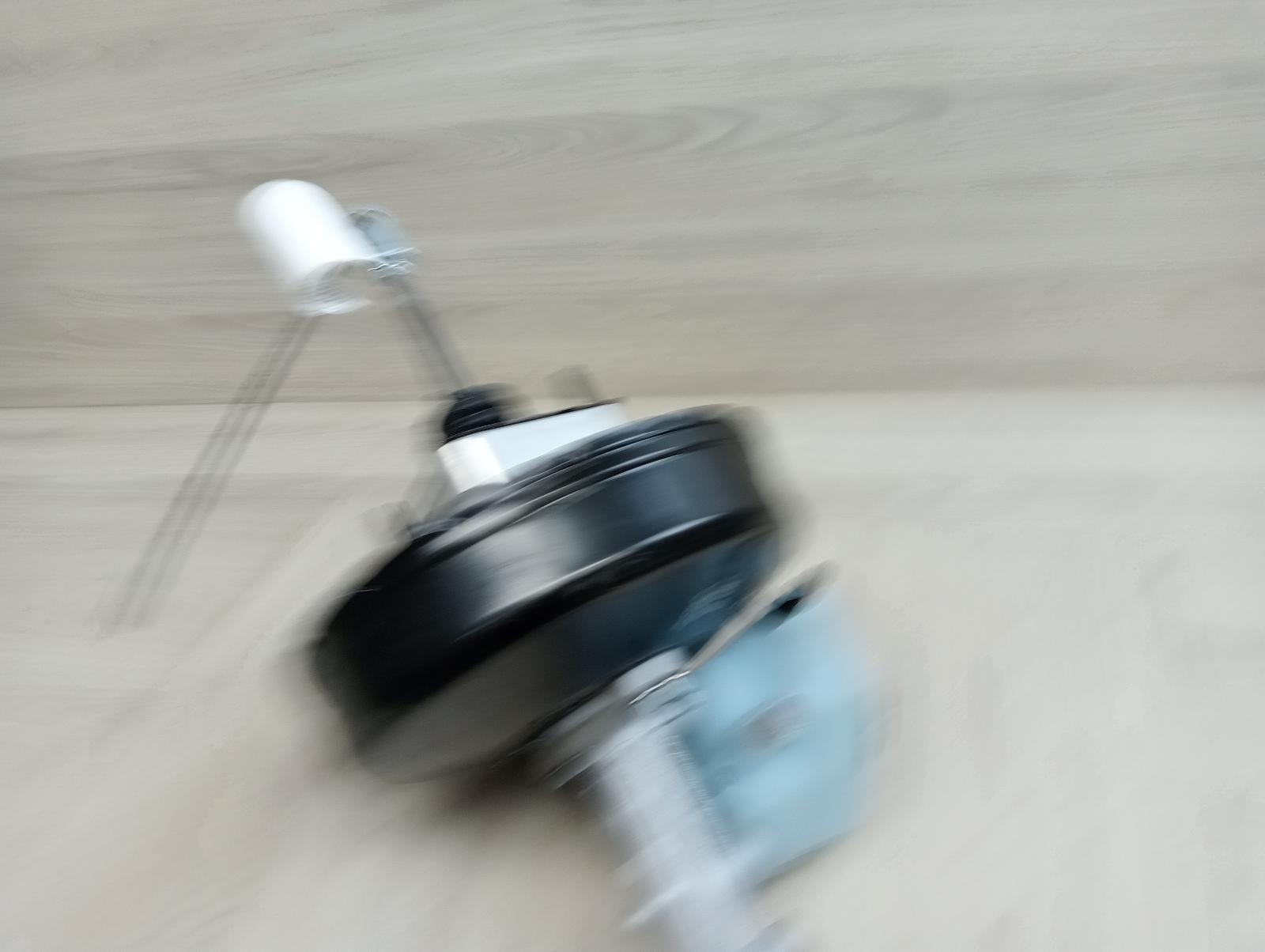 8976883