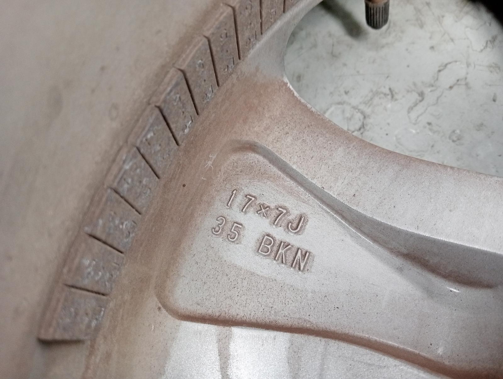 8969322