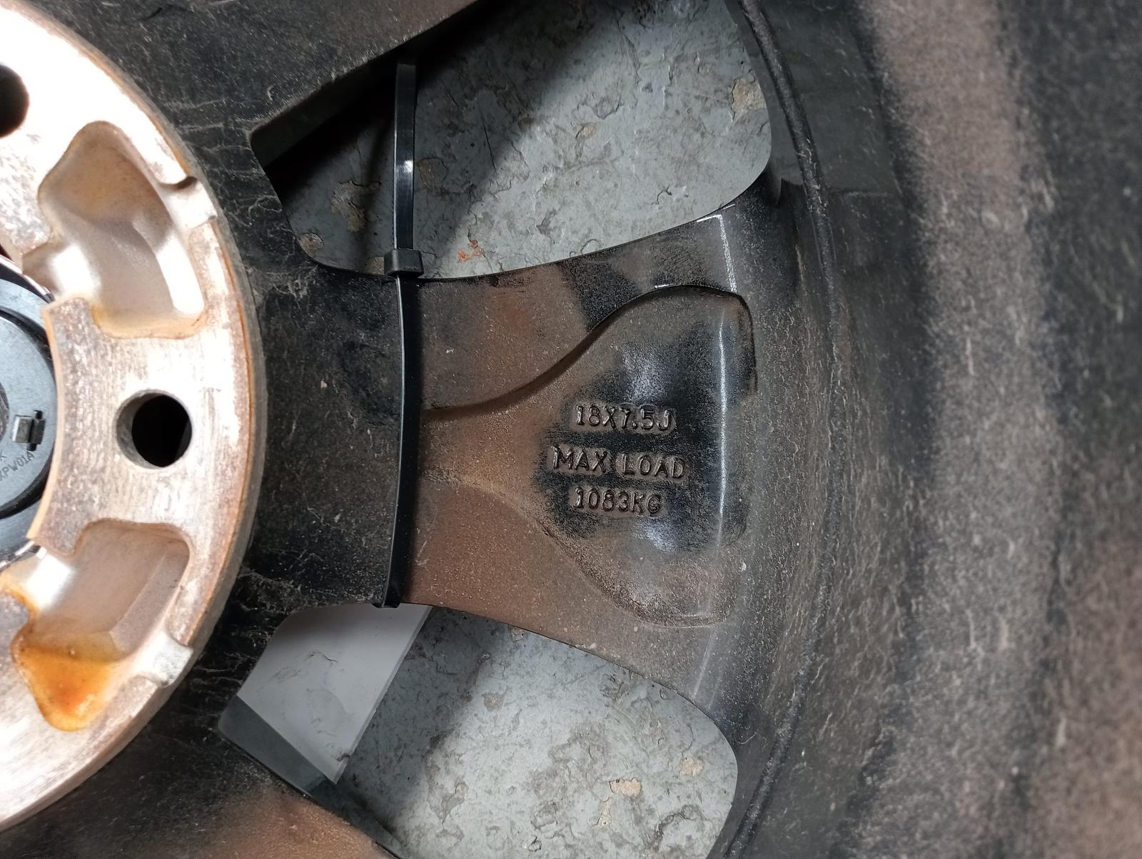 8984324