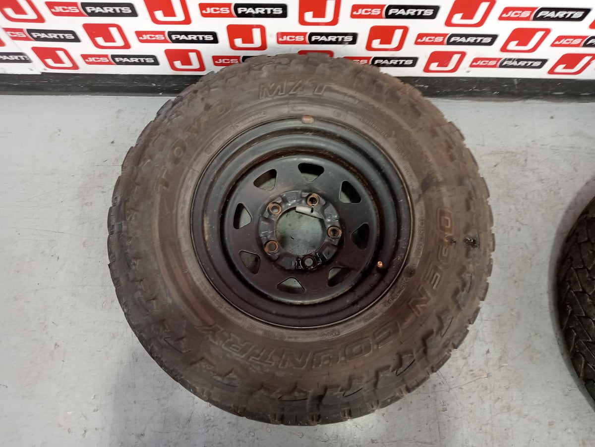 8972853