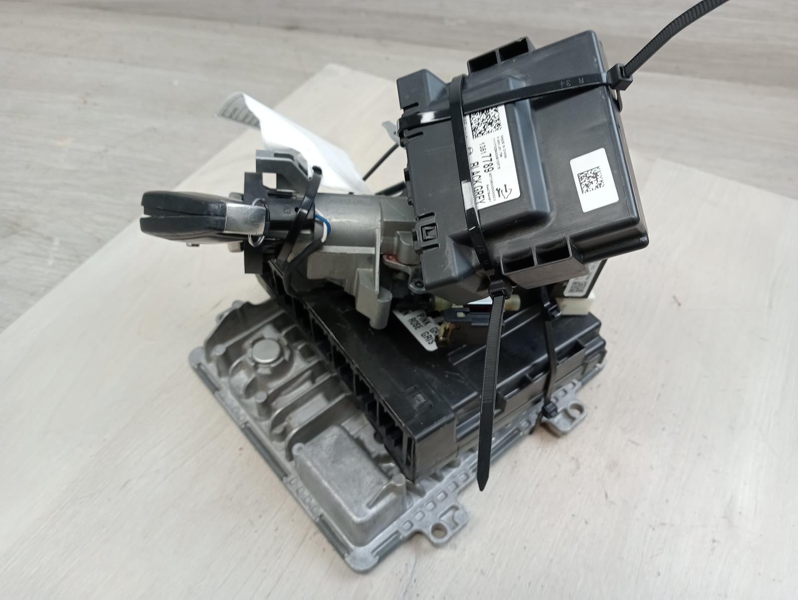 8975741