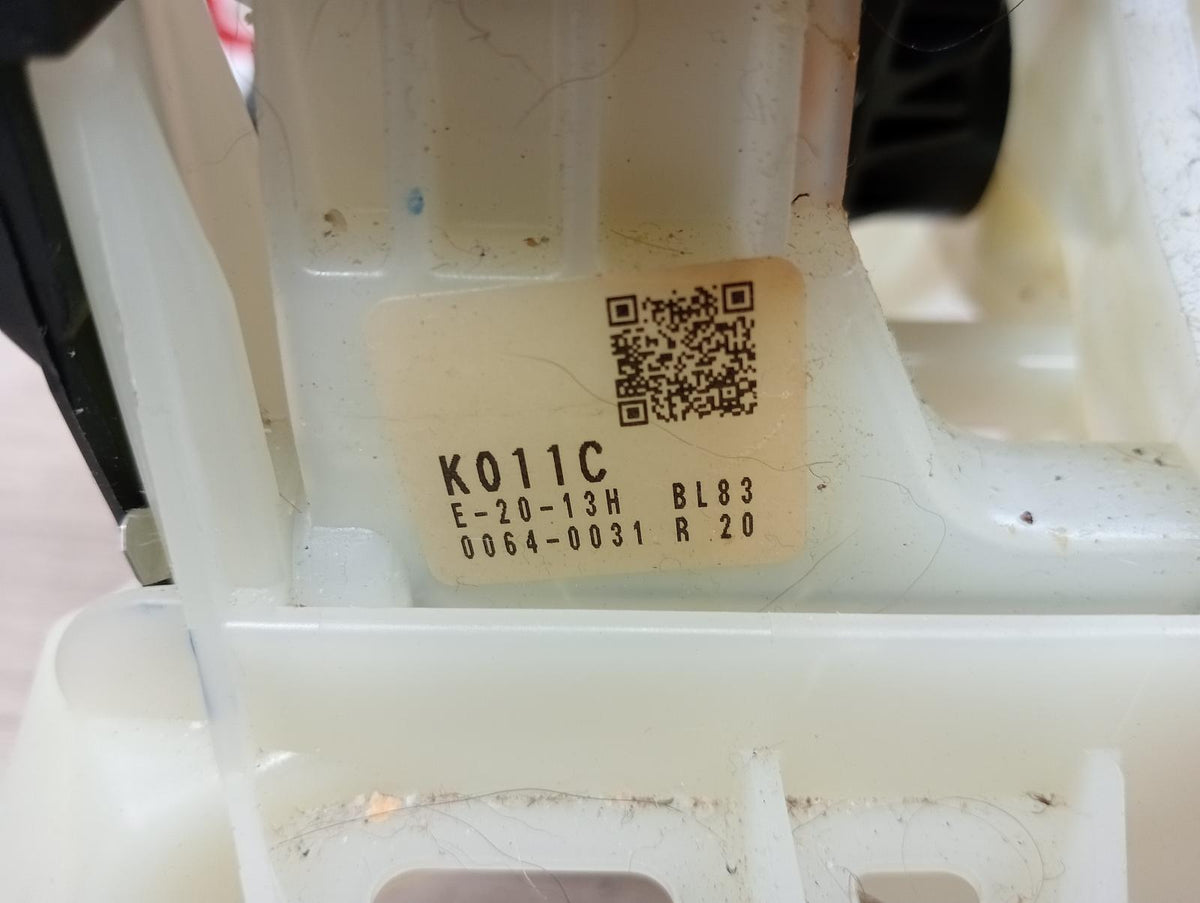 9047221