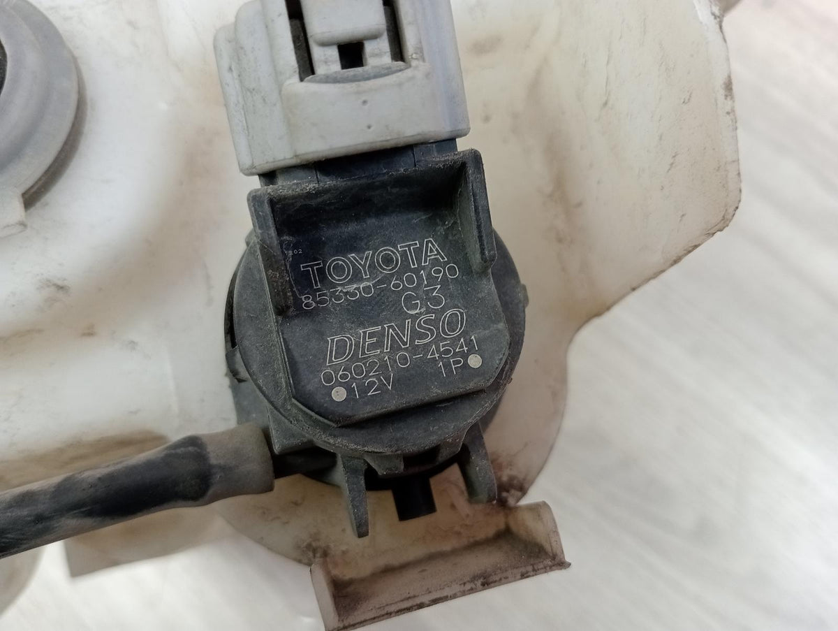 9052757