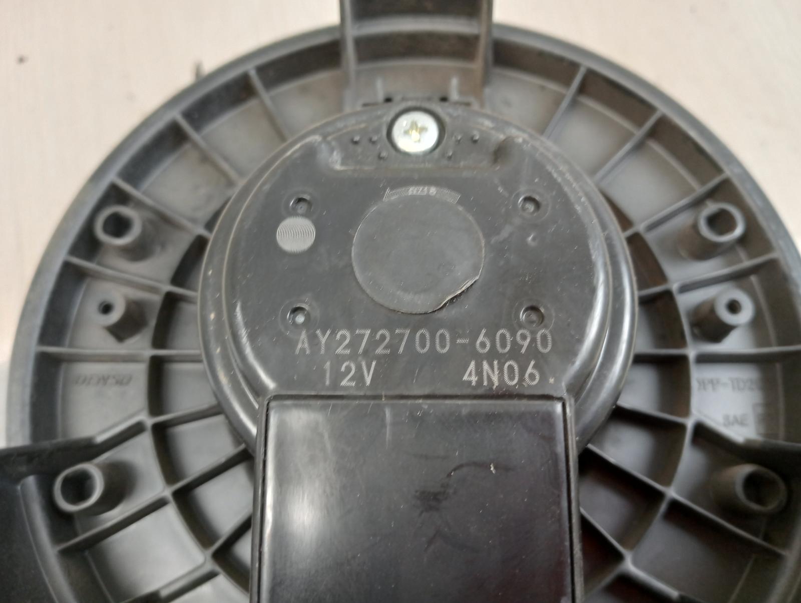 8945022
