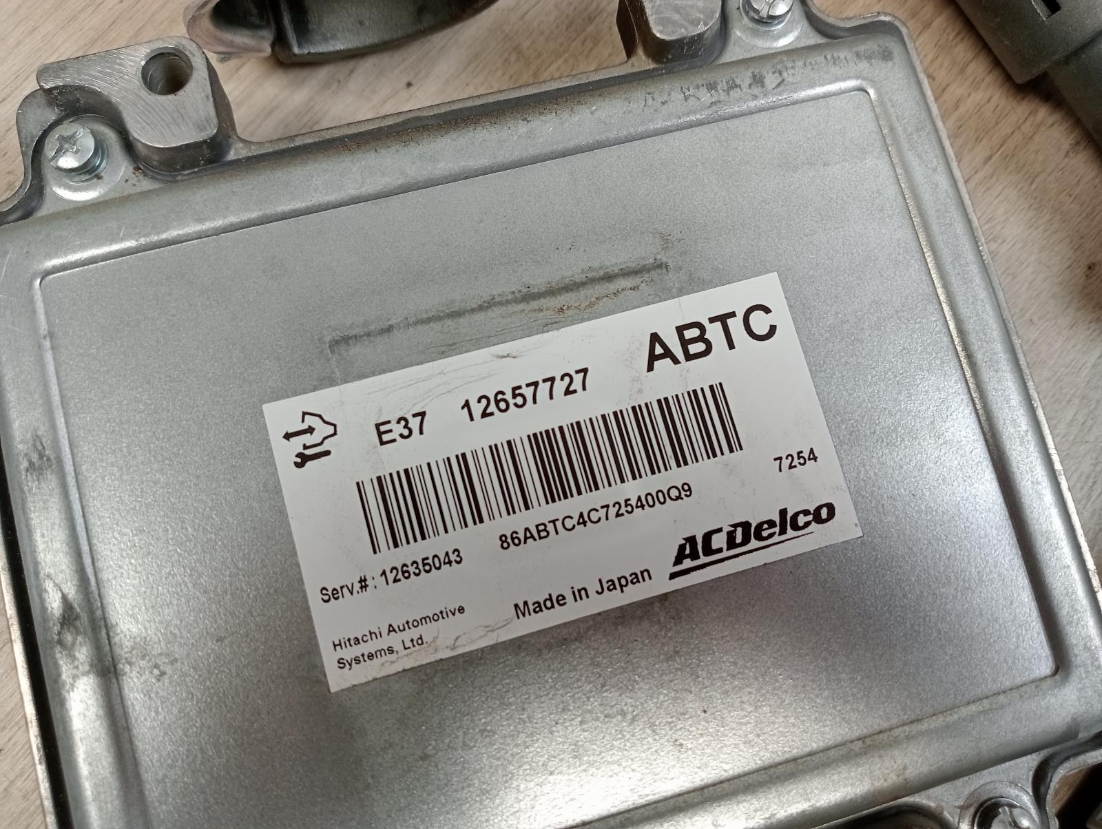 8946523