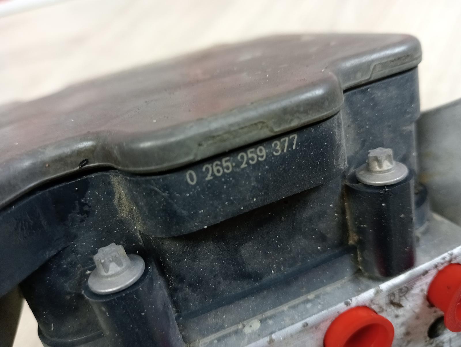 8952443