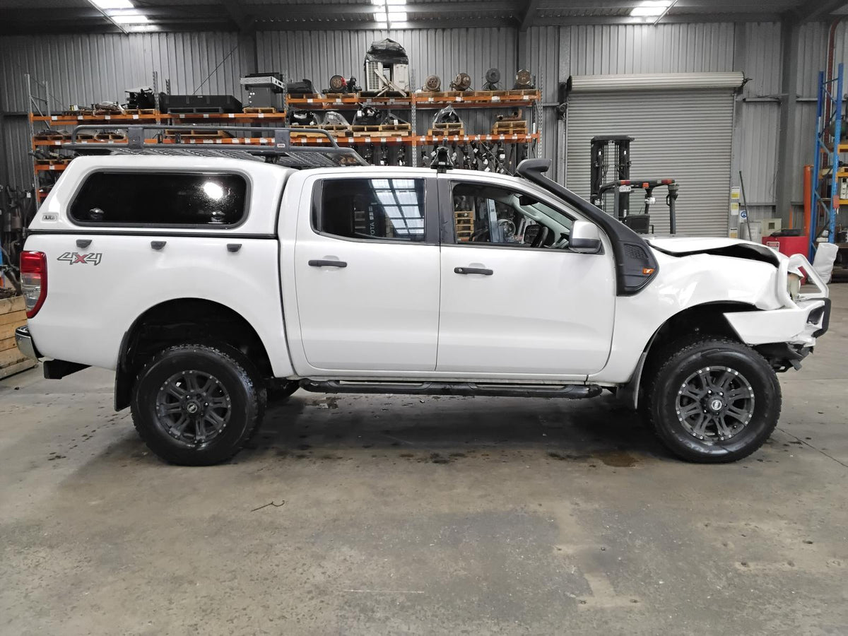 8986386