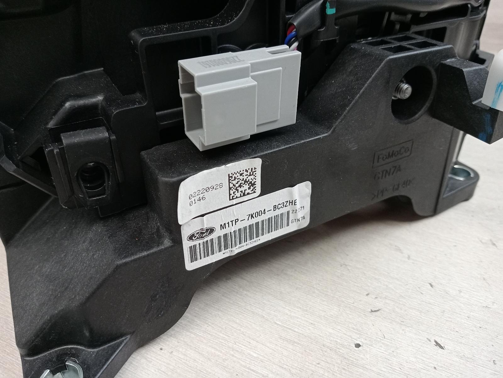 8975800
