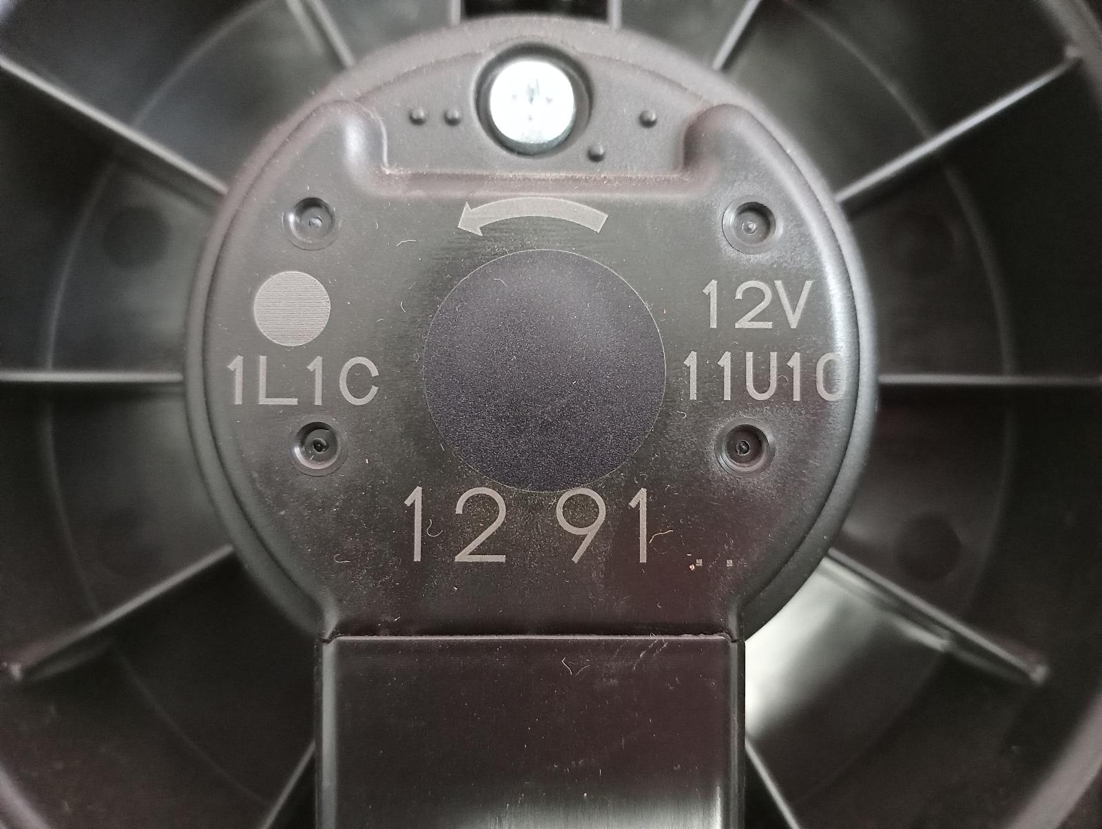 8953382
