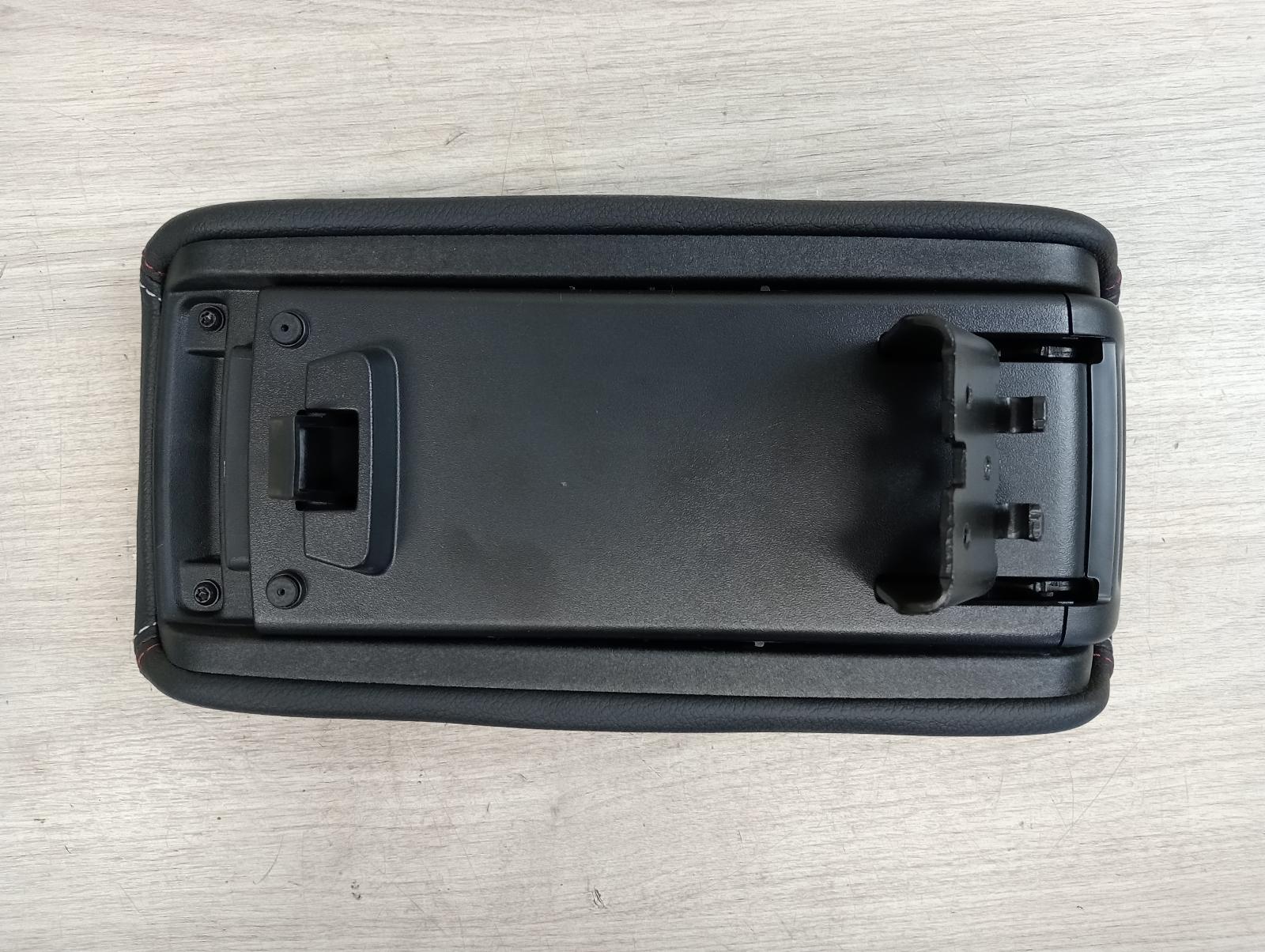 8975927