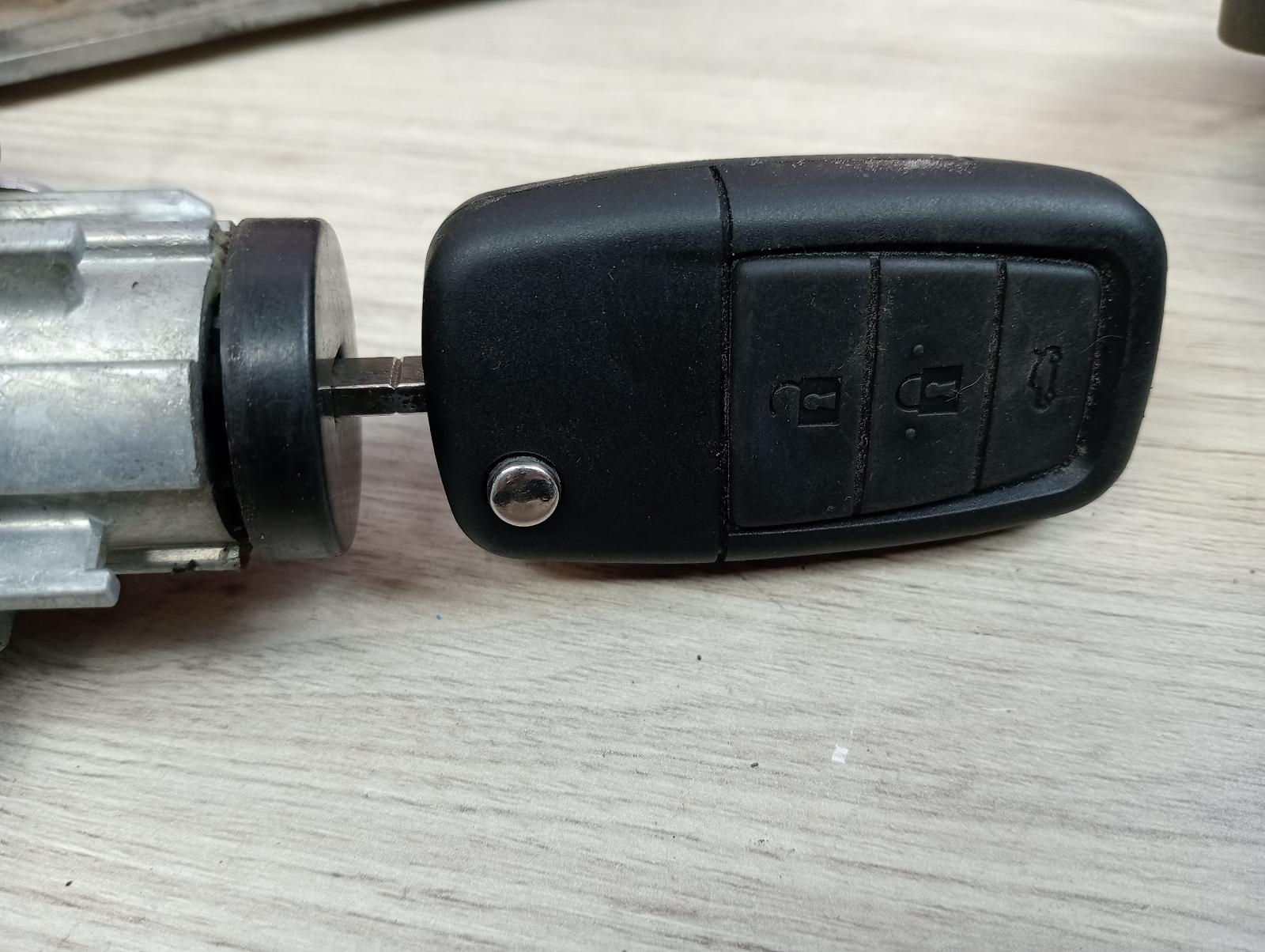 8960775