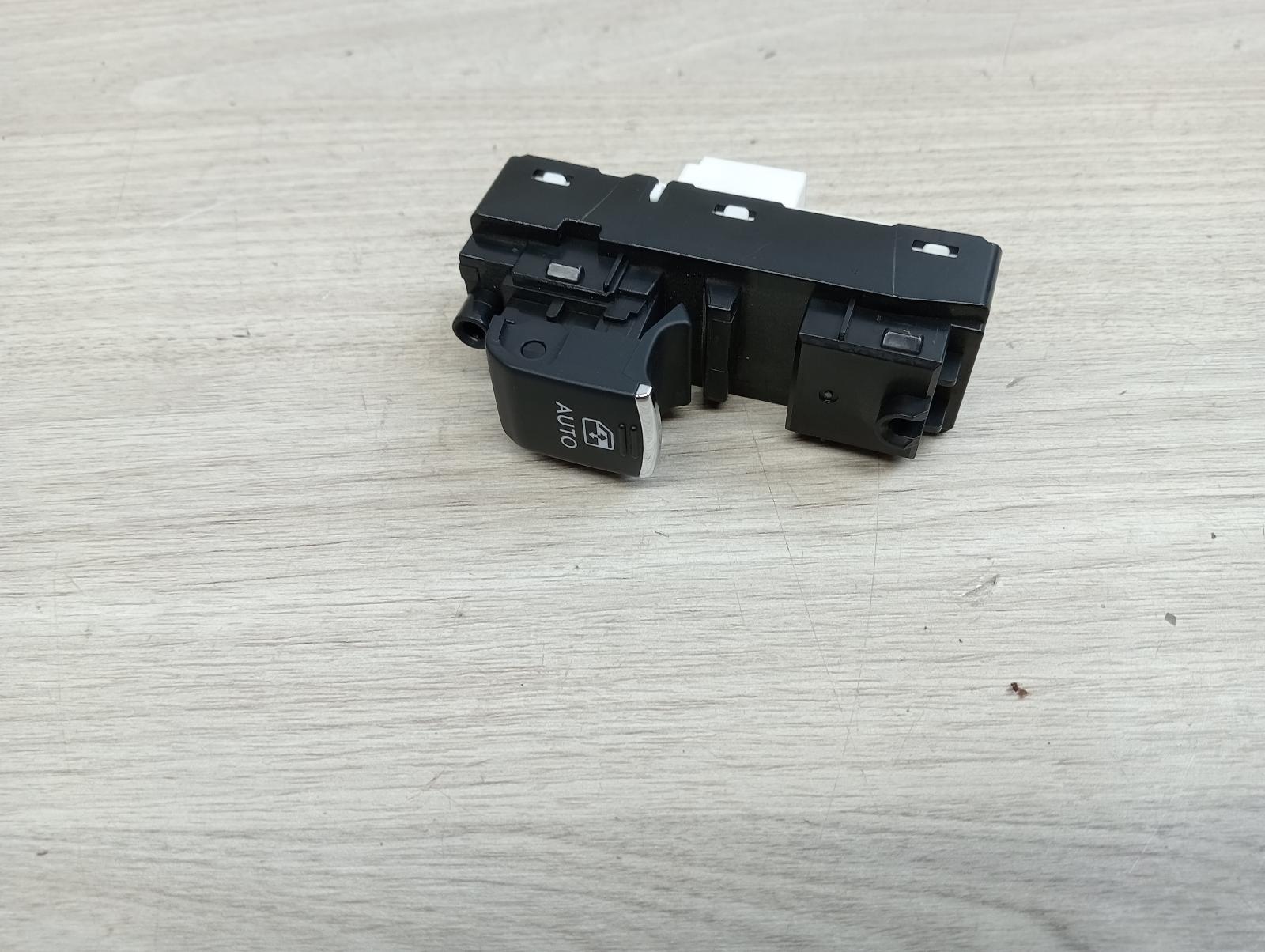 8845277
