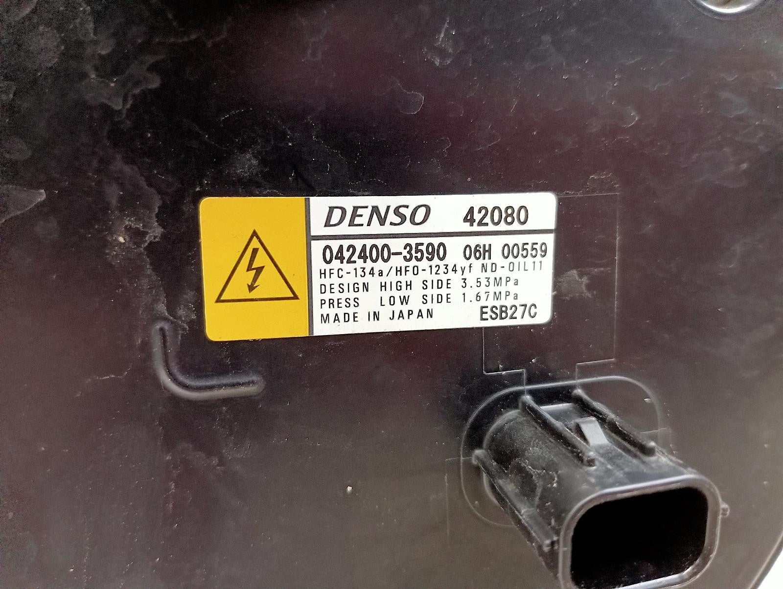 8943555