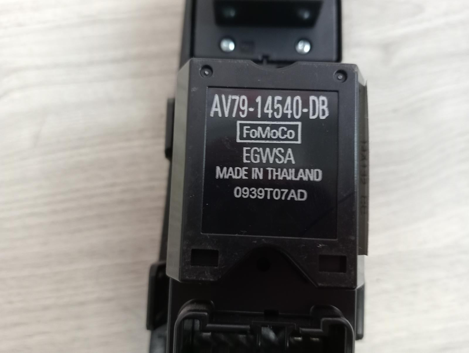 8942213