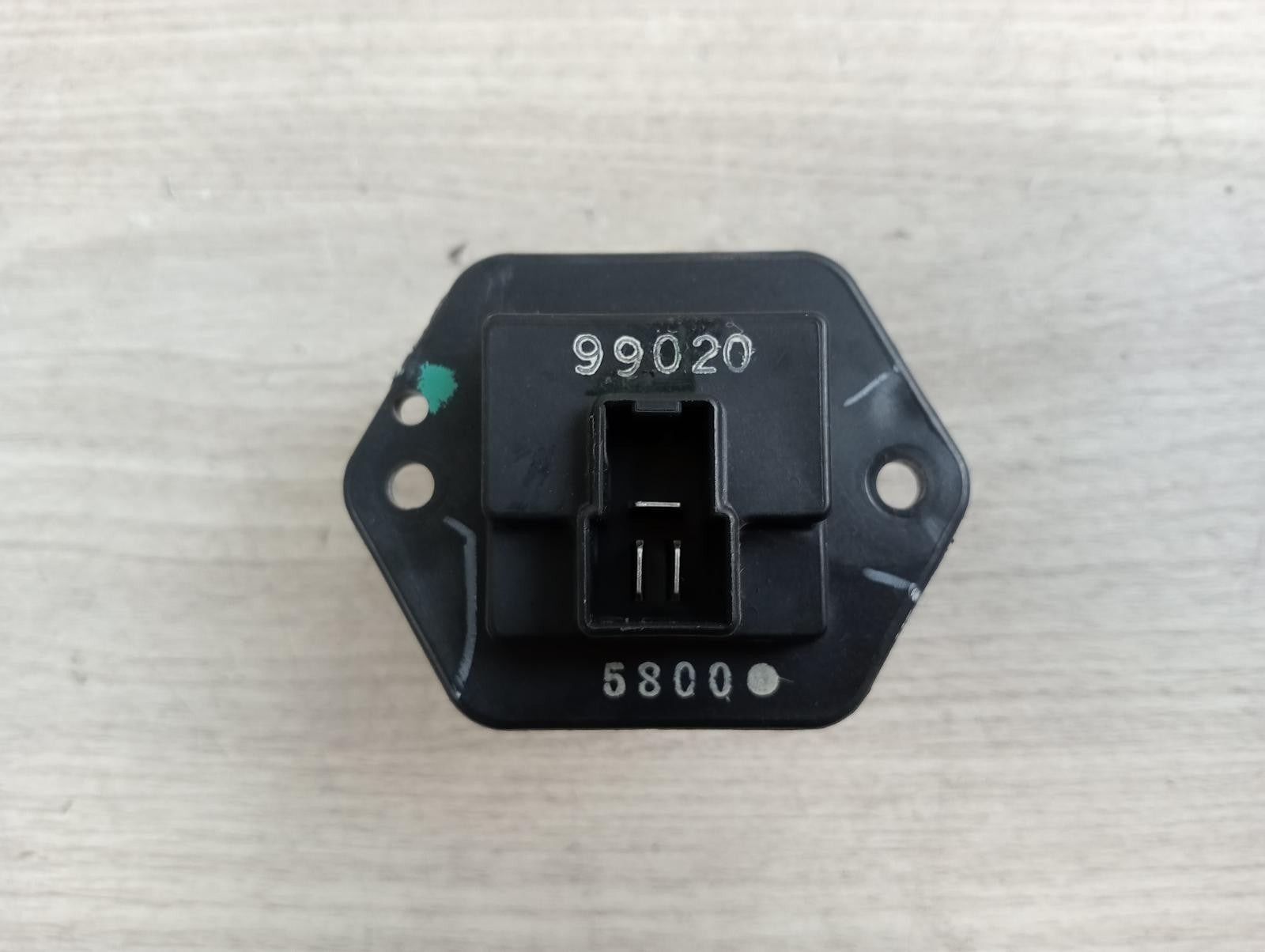 8922980