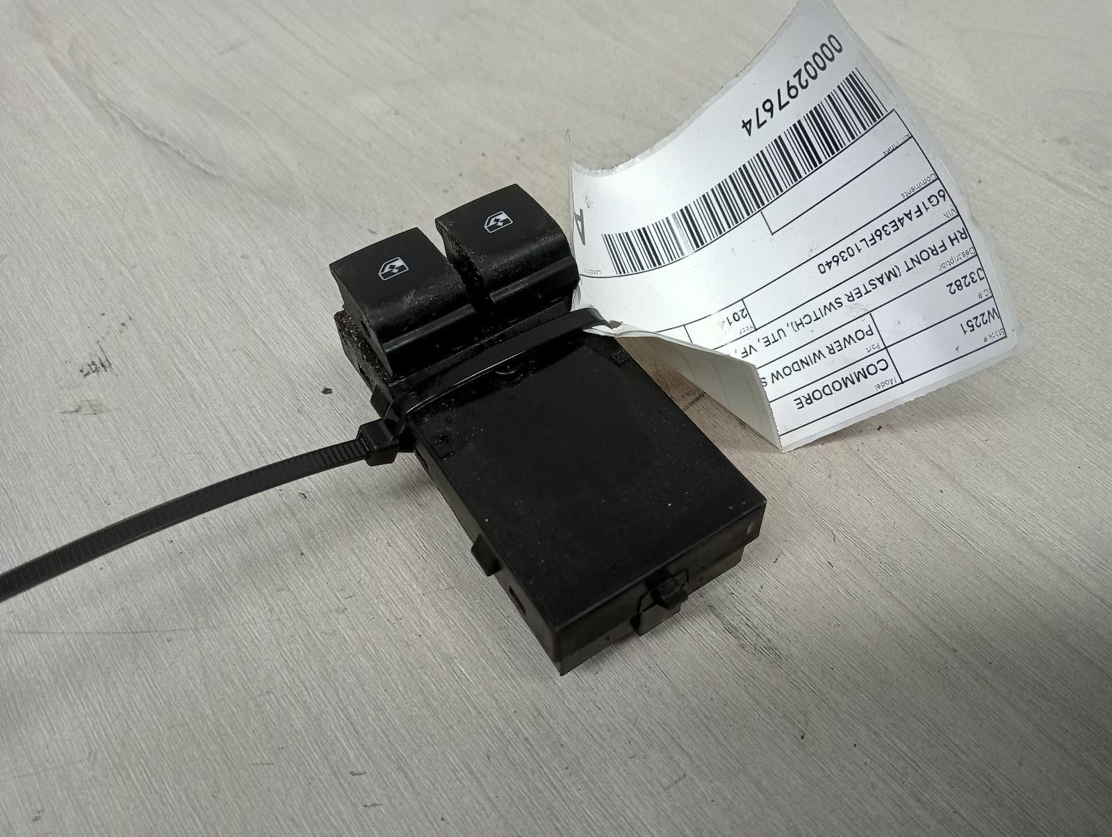 HOLDEN COMMODORE POWER WINDOW SWITCH RH FRONT (MASTER SWITCH), UTE, VF, 05/1312