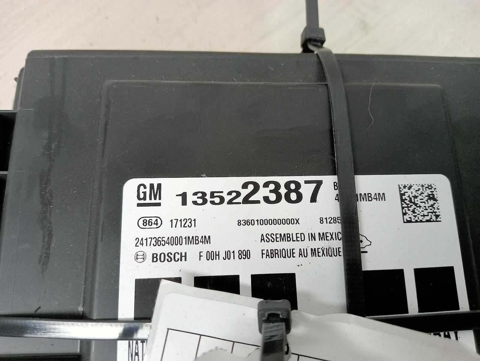 8943855
