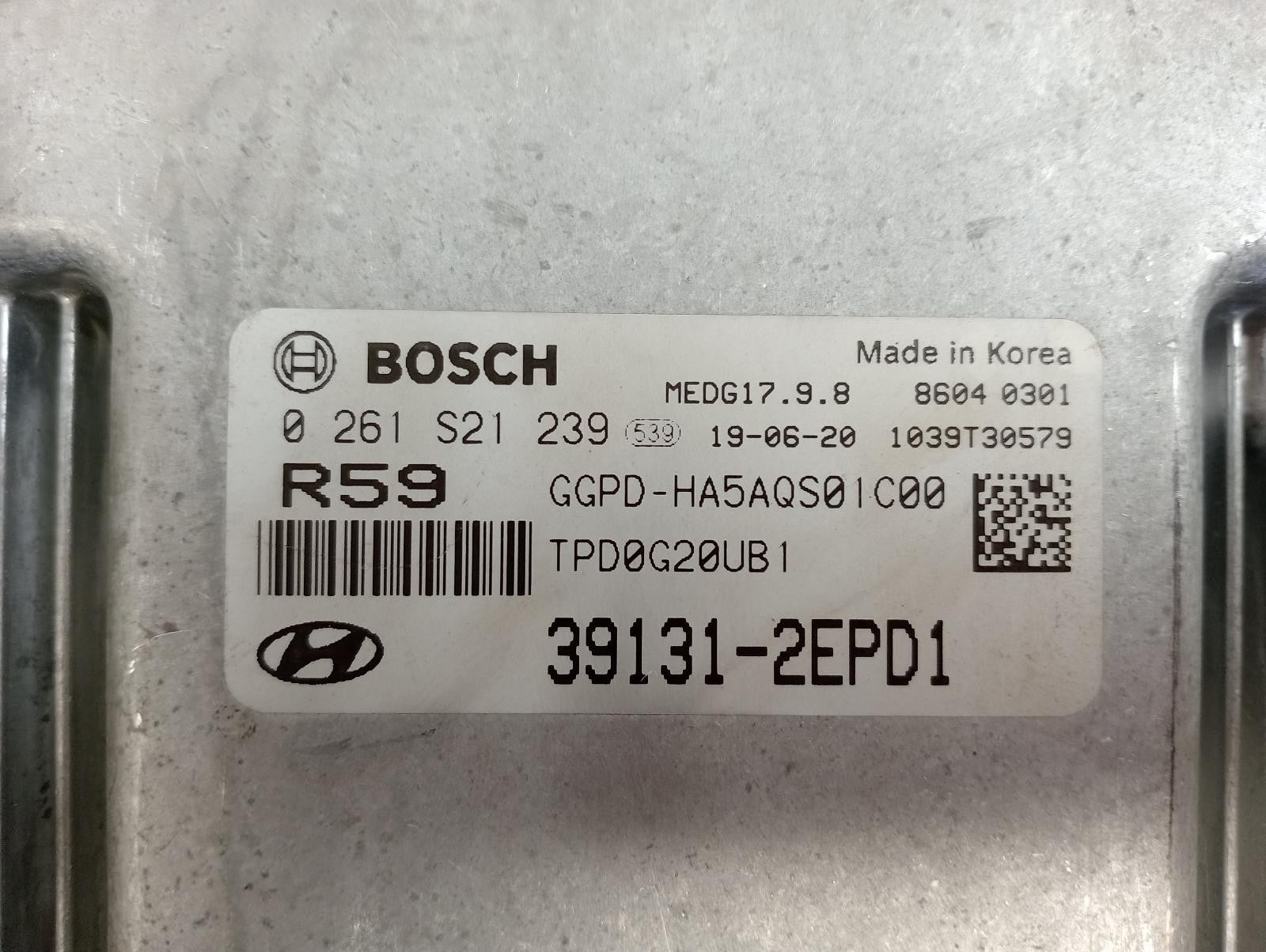8943011