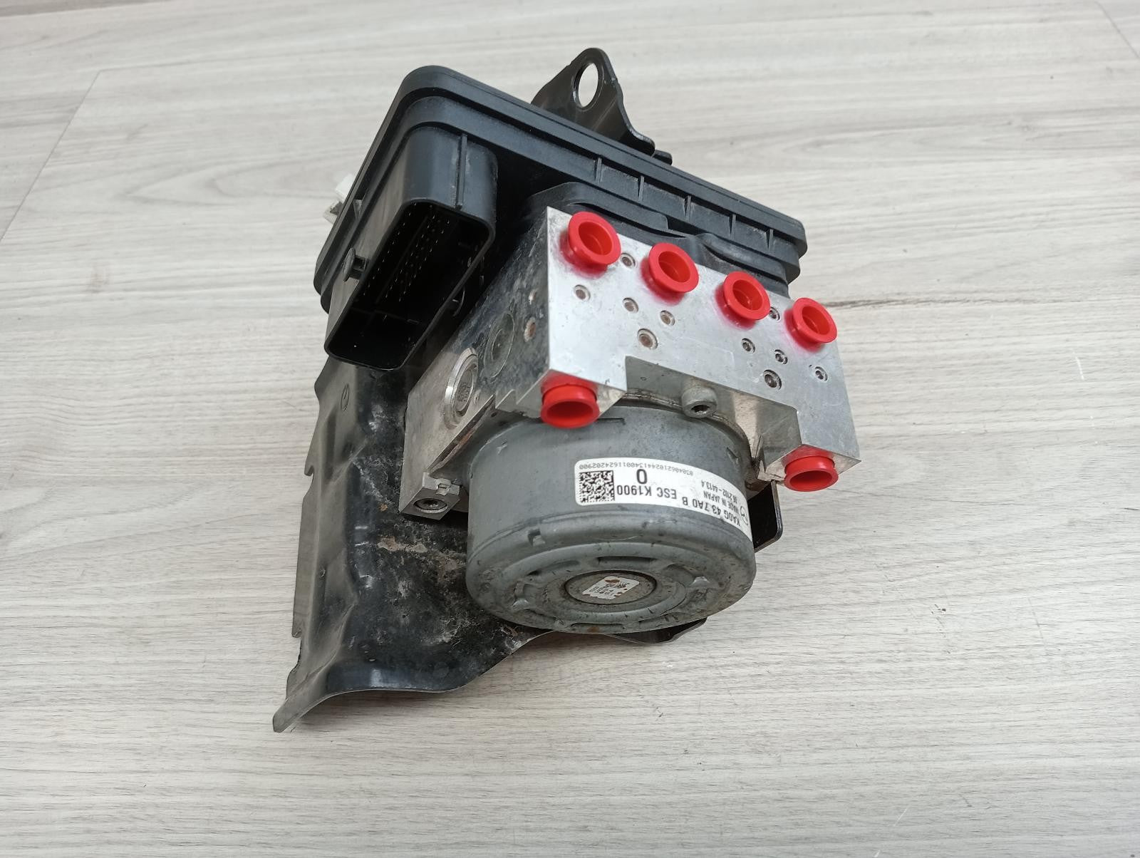 8944371