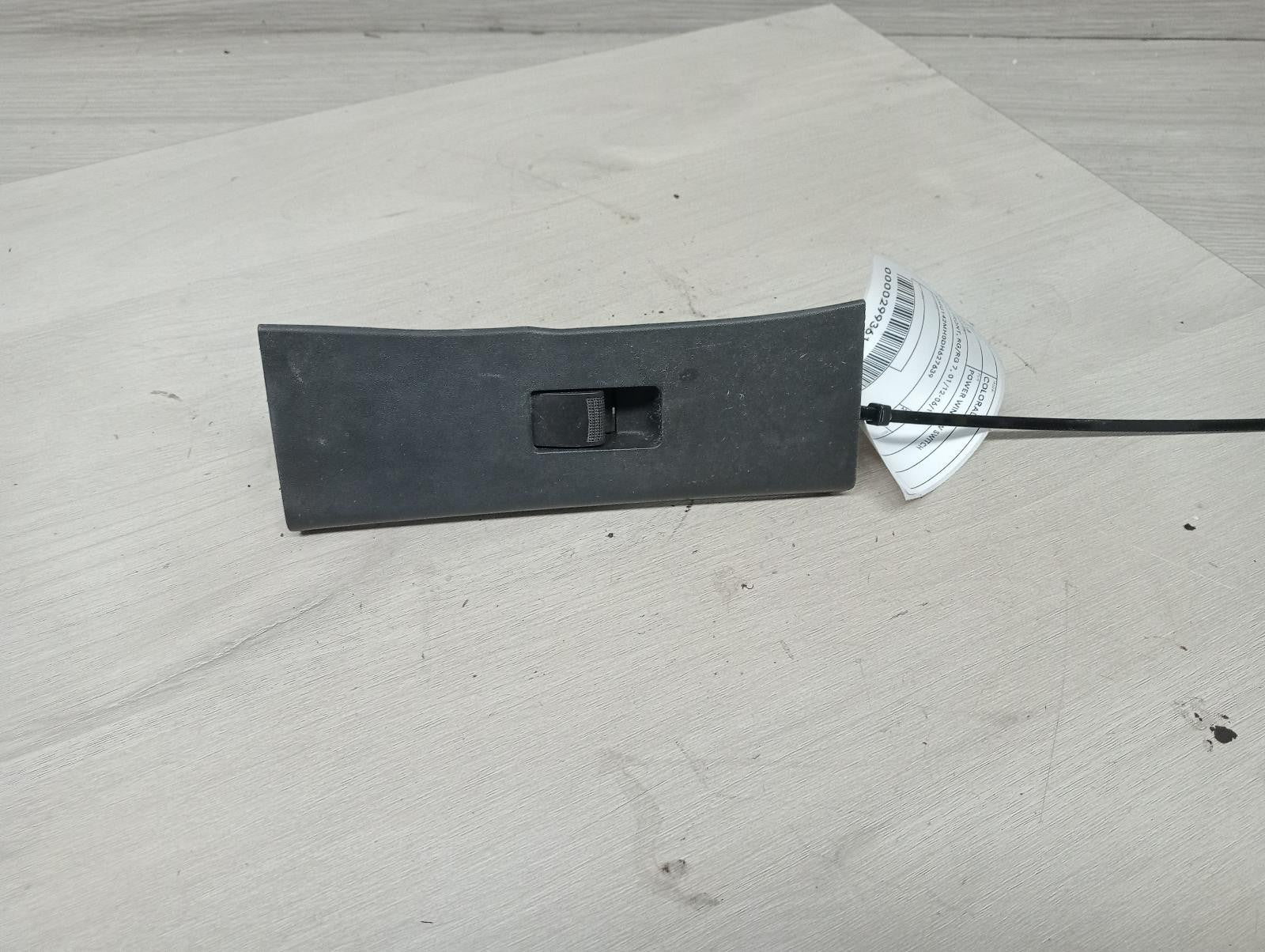 HOLDEN COLORADO POWER WINDOW SWITCH LH FRONT, RG/RG 7, 01/1206/16 2012