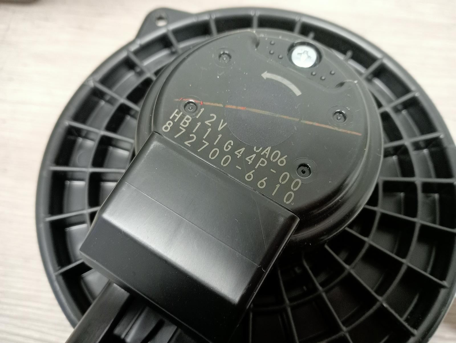 8943709