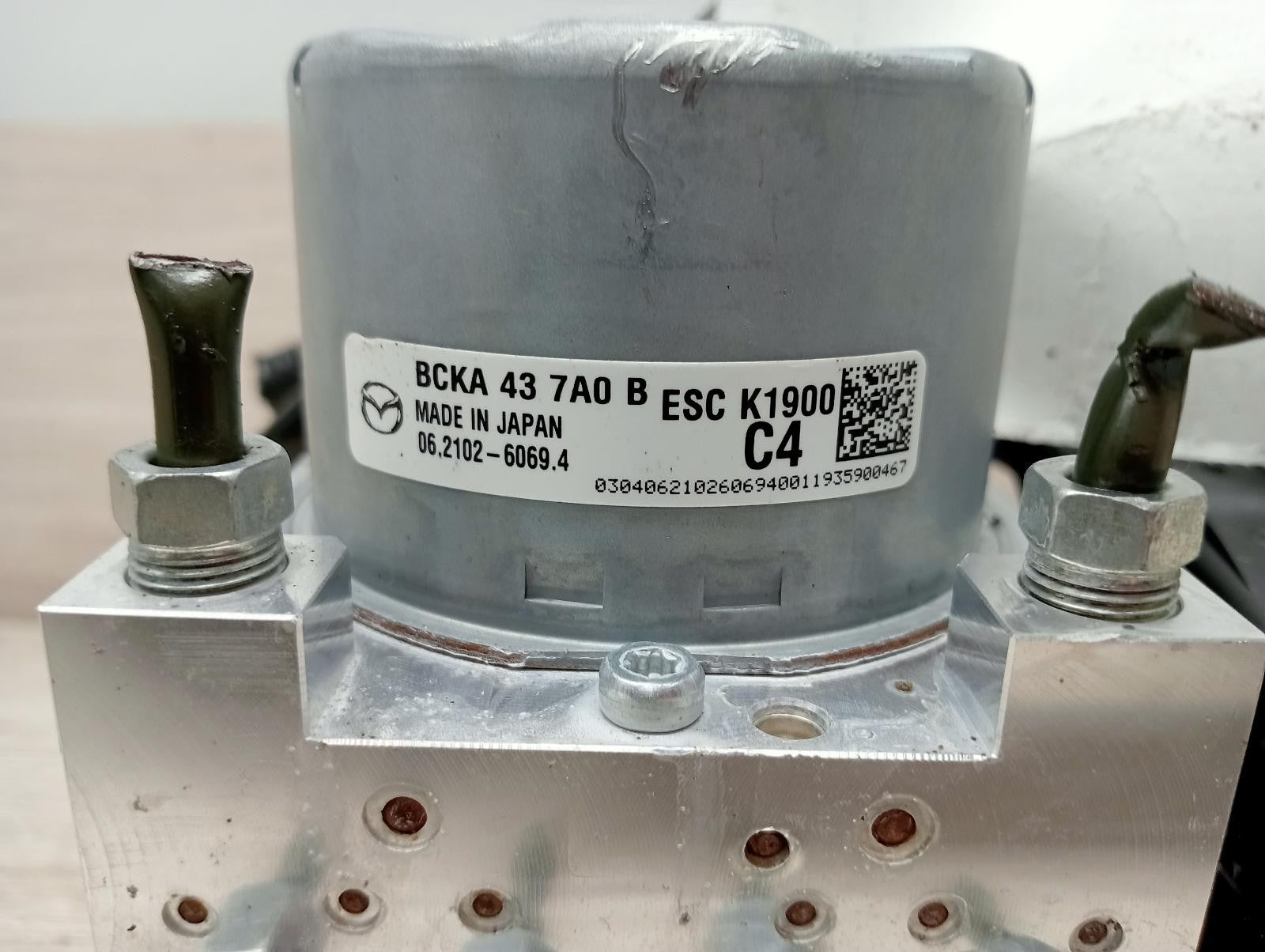 8943126