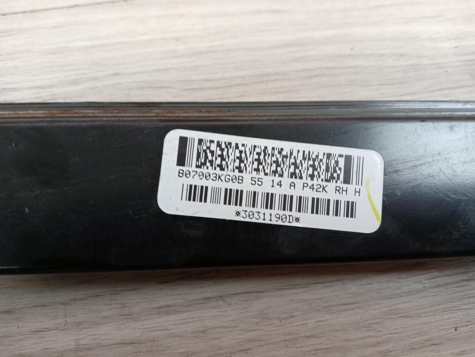 8923686
