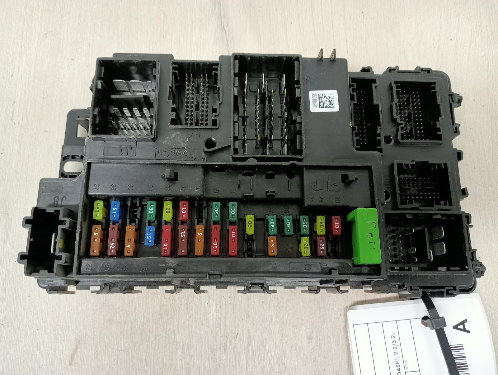8923128