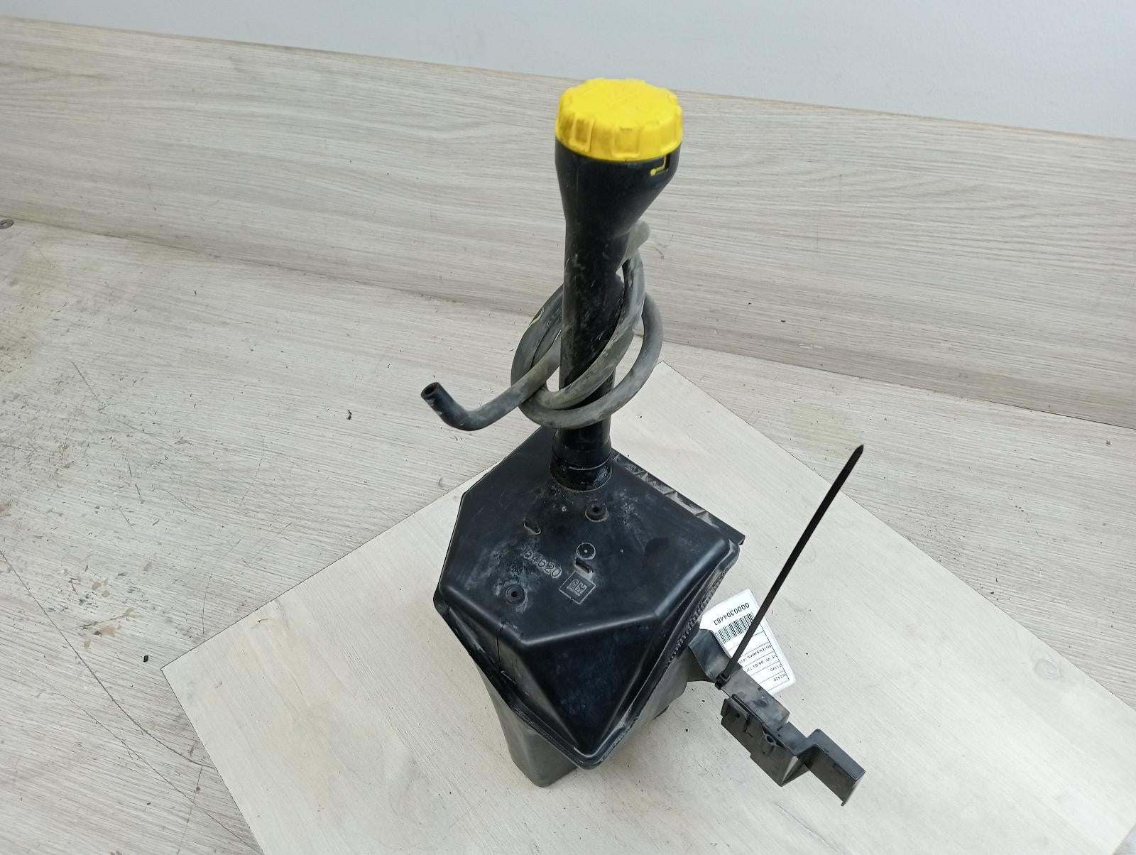 HOLDEN COMMODORE OVERFLOW BOTTLE VEVF, 08/0612/17 2008