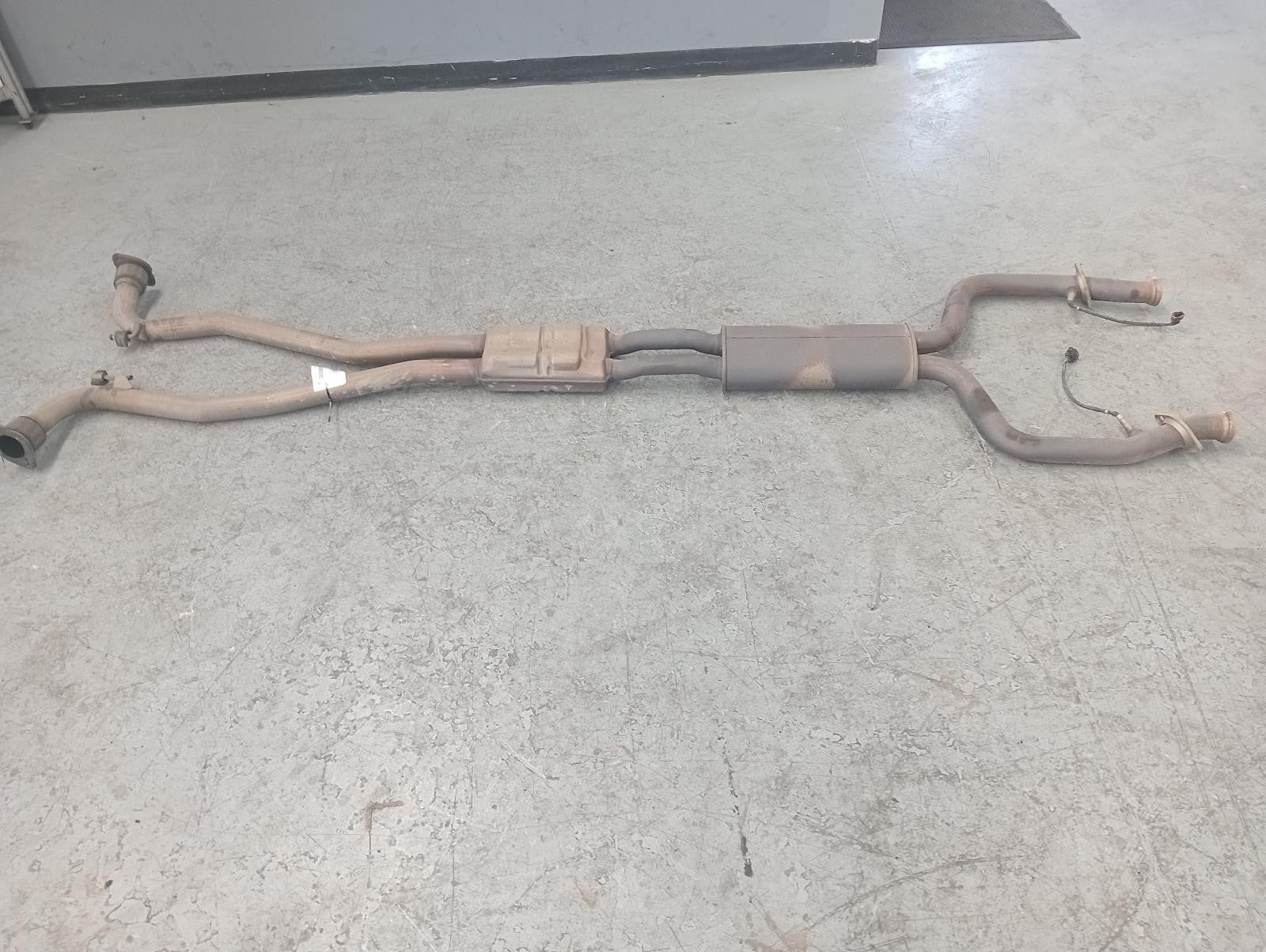 HOLDEN COMMODORE EXHAUST SYSTEM VE, UTE, V6, DUAL MUFFLERS, 08/0605/13 2009