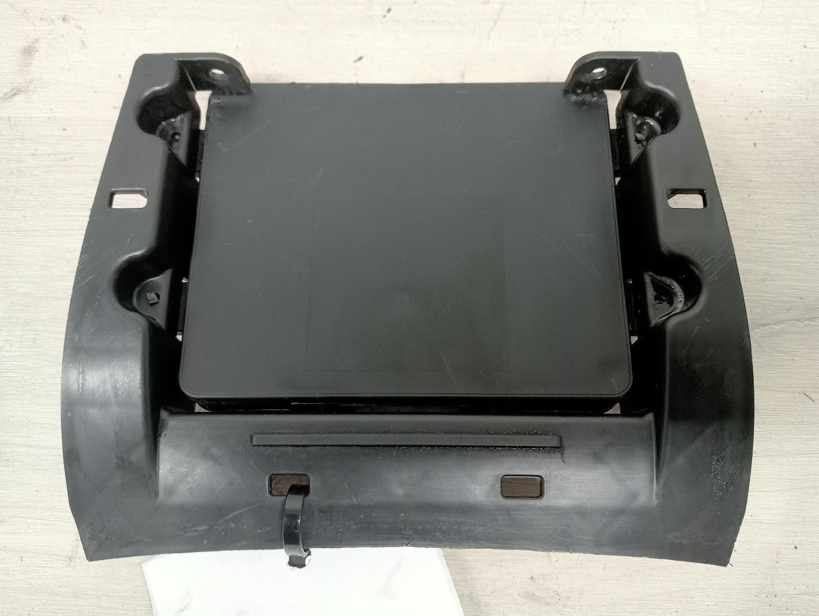 HOLDEN EQUINOX MISC SWITCH/RELAY WIRELESS PHONE CHARGING SYSTEM MODULE, P/N 1352