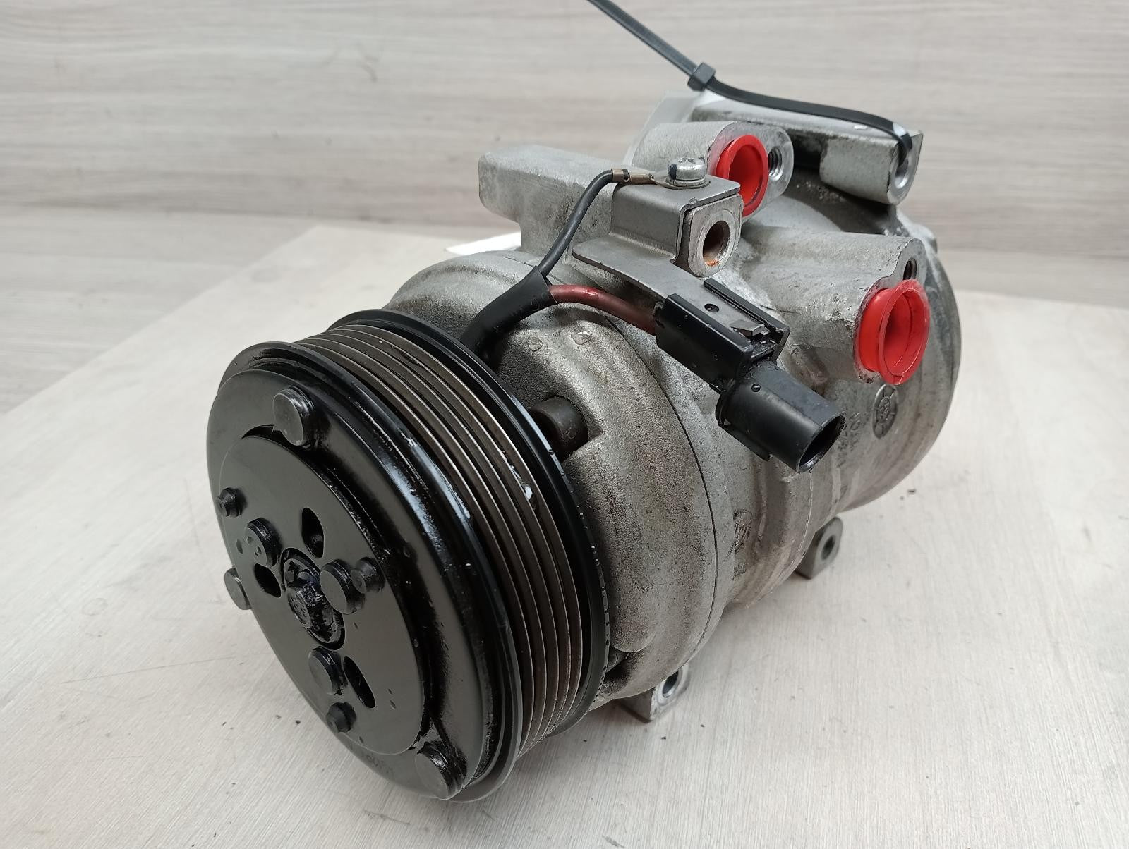 LDV DELIVER 9 A/C COMPRESSOR 2.0, DIESEL, 07/20 2021