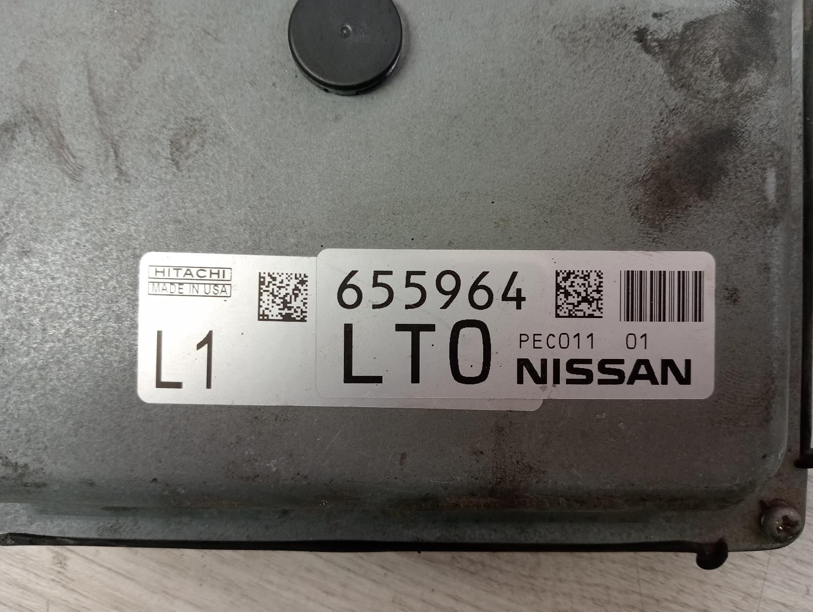 8943275