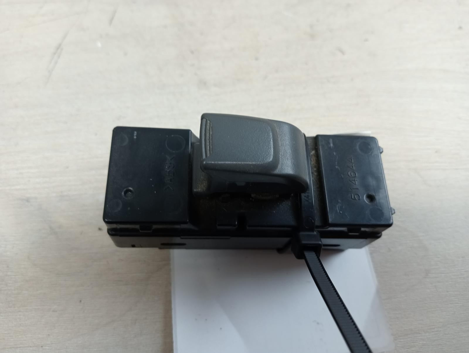 HOLDEN RODEO POWER WINDOW SWITCH LH REAR/RH REAR, RA, 03/0307/08 2006
