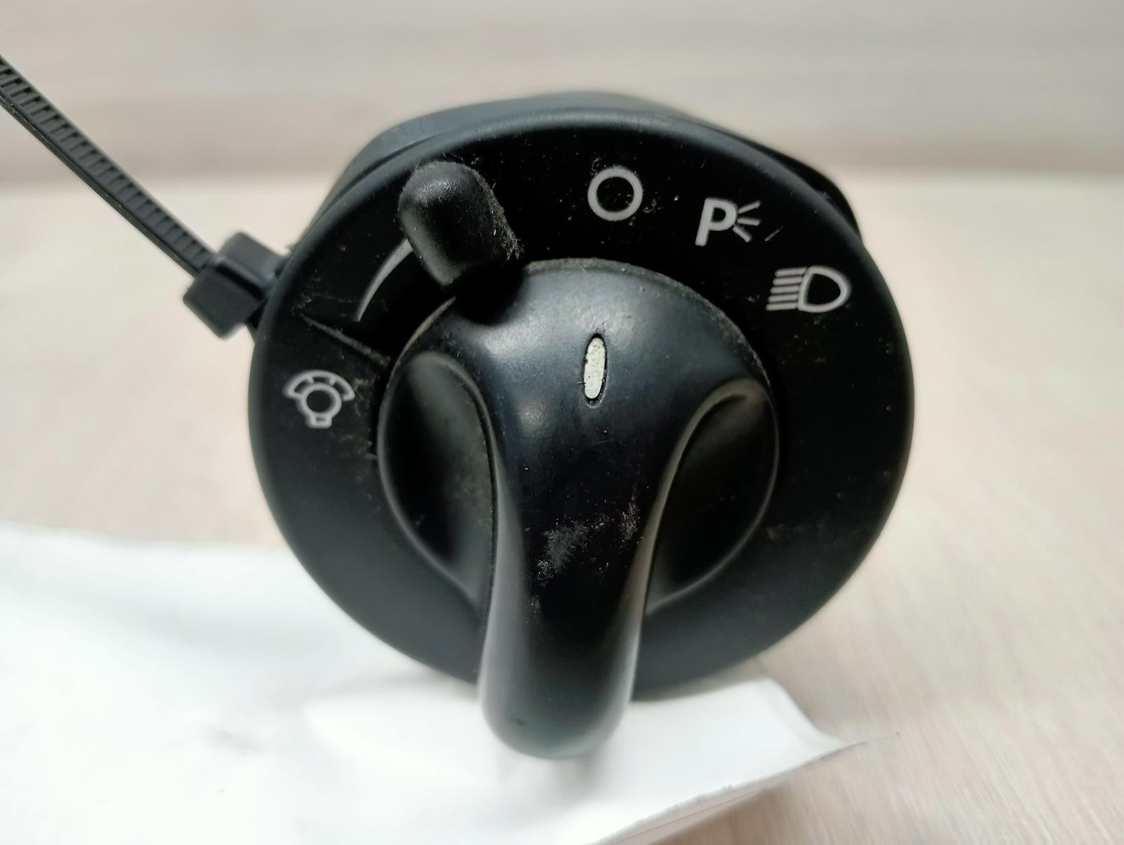 HOLDEN COMMODORE COMBINATION SWITCH HEADLAMP SWITCH, VTVX S2, NON AUTO SWITCH T