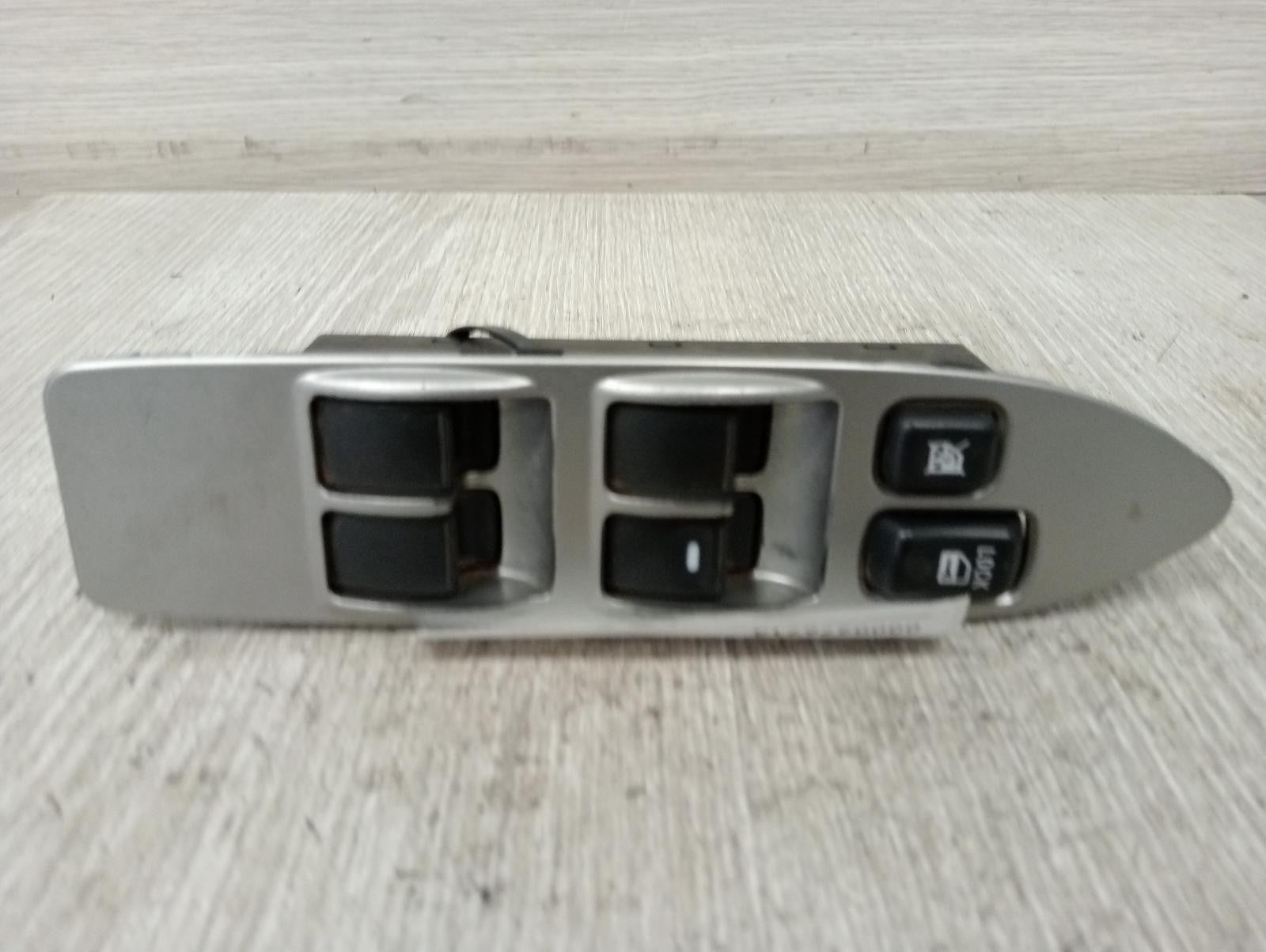 8922493