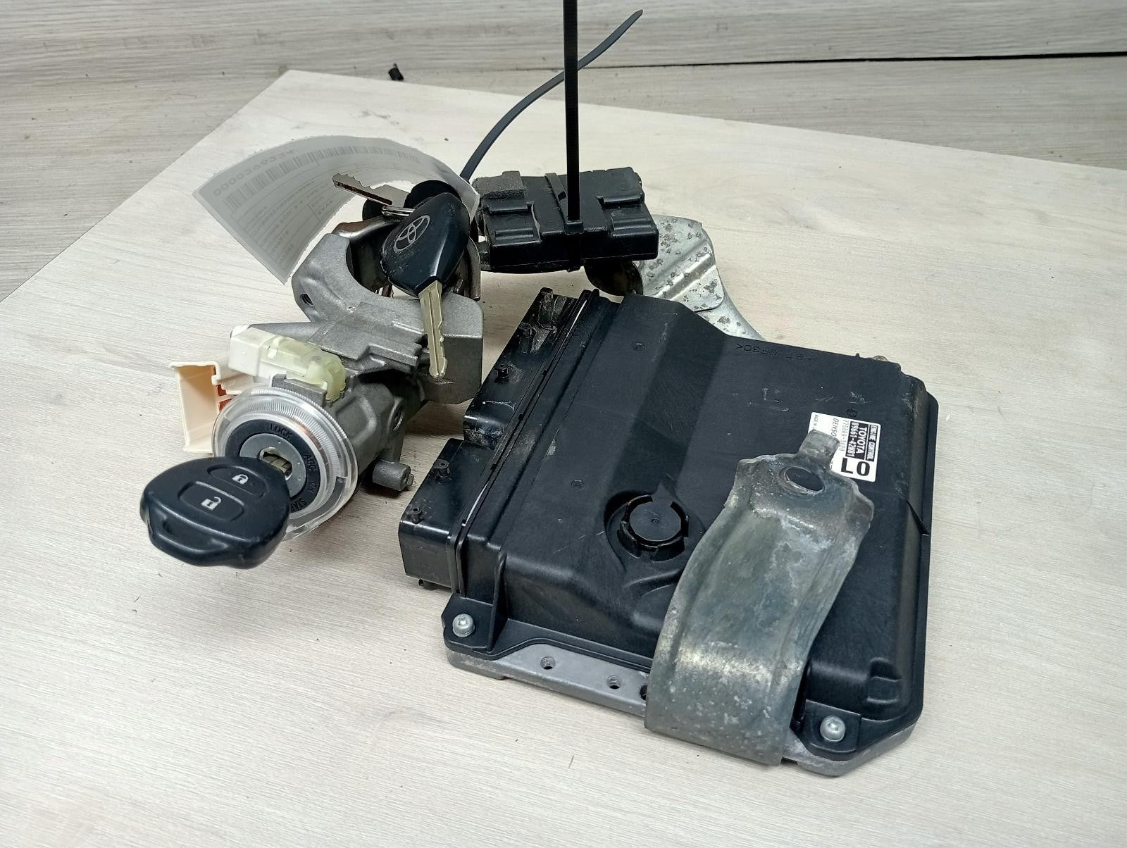 TOYOTA RAV4 ECU ENGINE ECU, 2.4, 2AZFE, MANUAL T/M, P/N 8966142M81, SEC SET (E