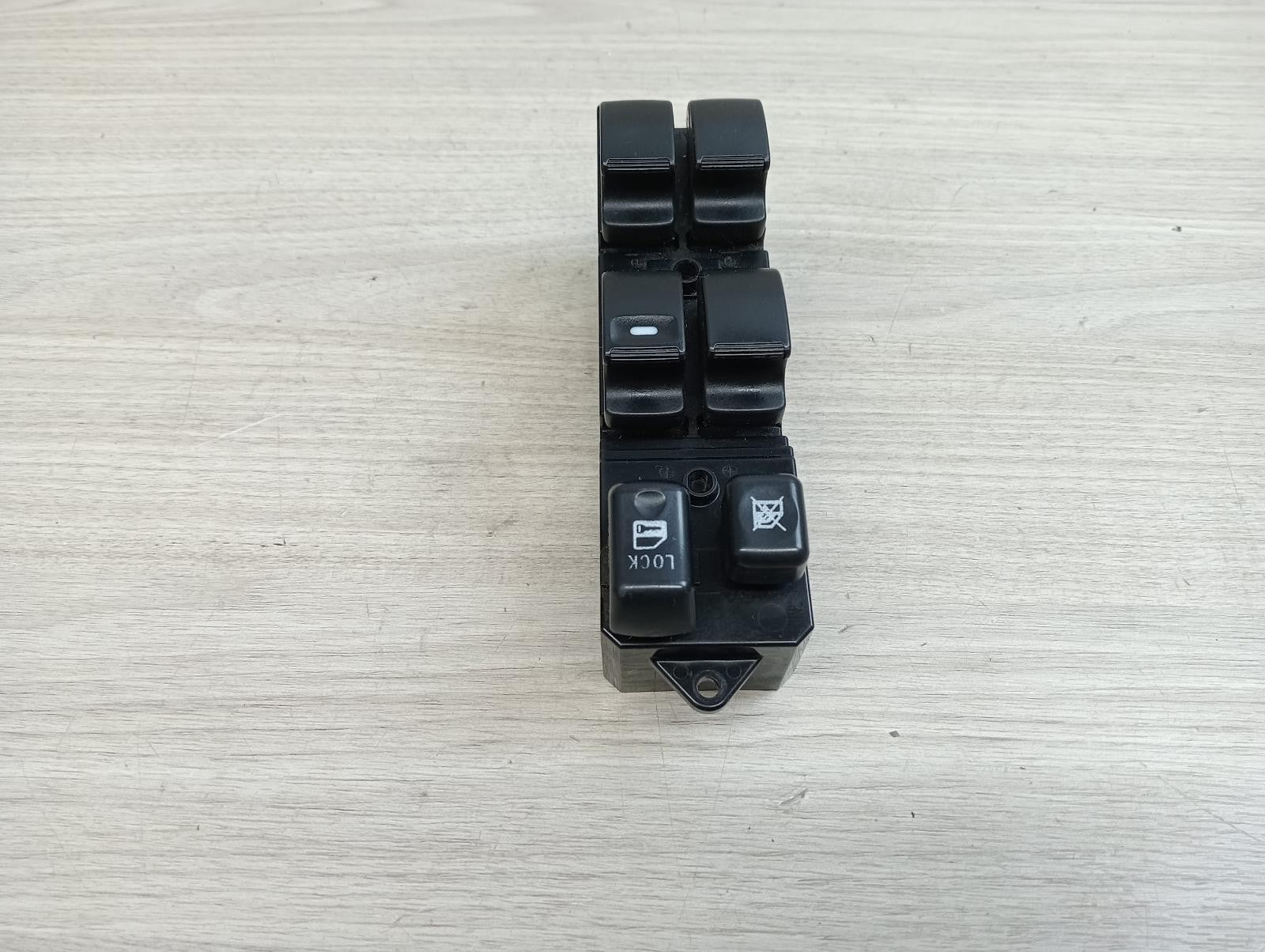 8726567
