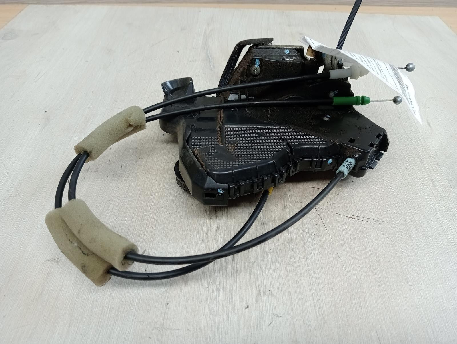 8943775