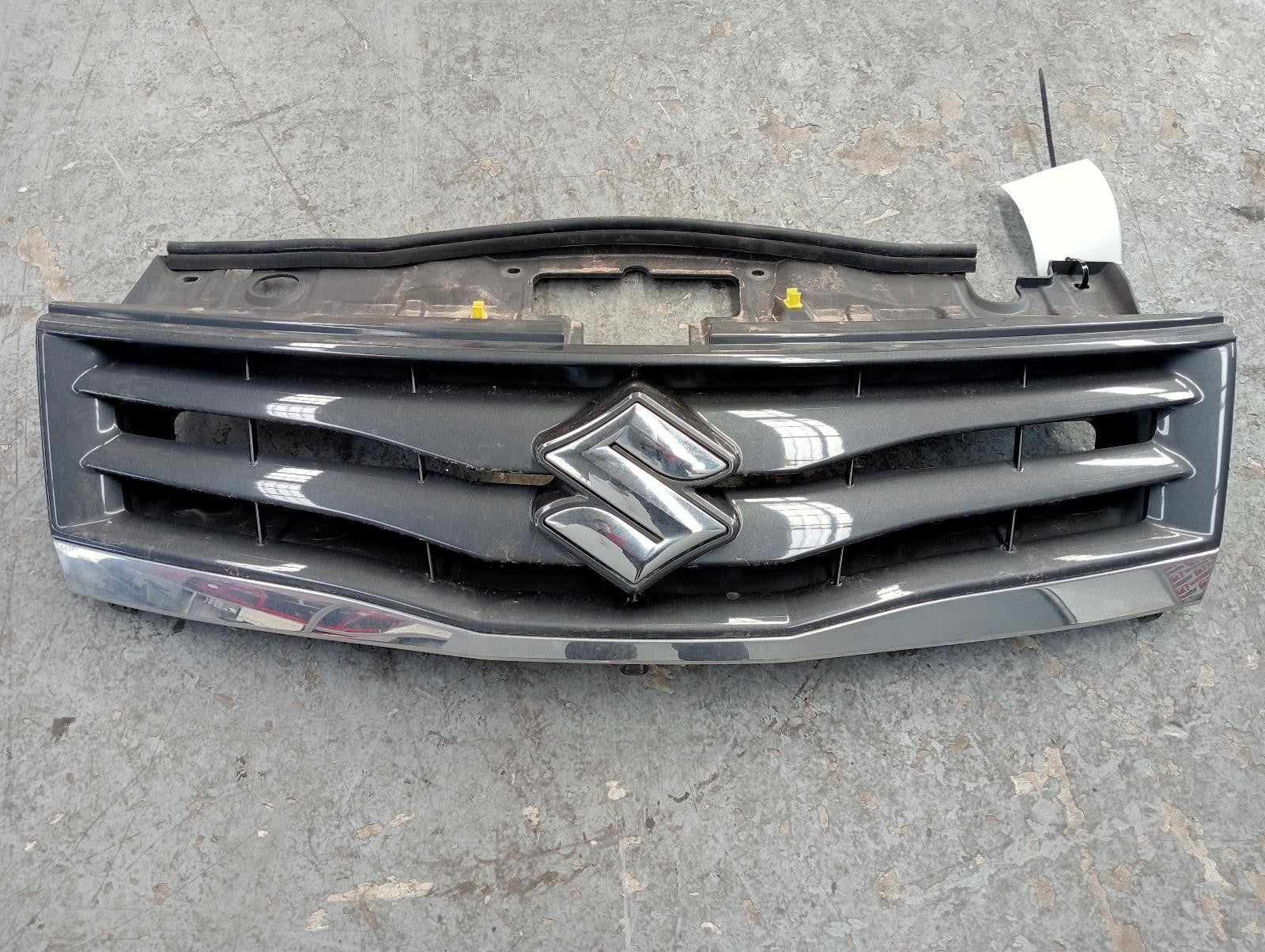 8945302