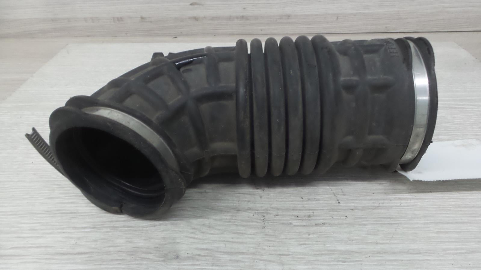 FORD TRANSIT AIR CLEANER DUCT/HOS VO, 02/14 2016
