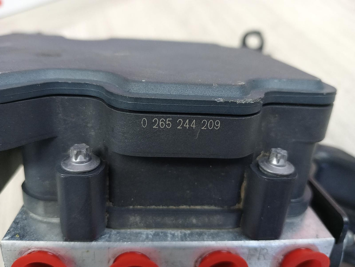 8999204