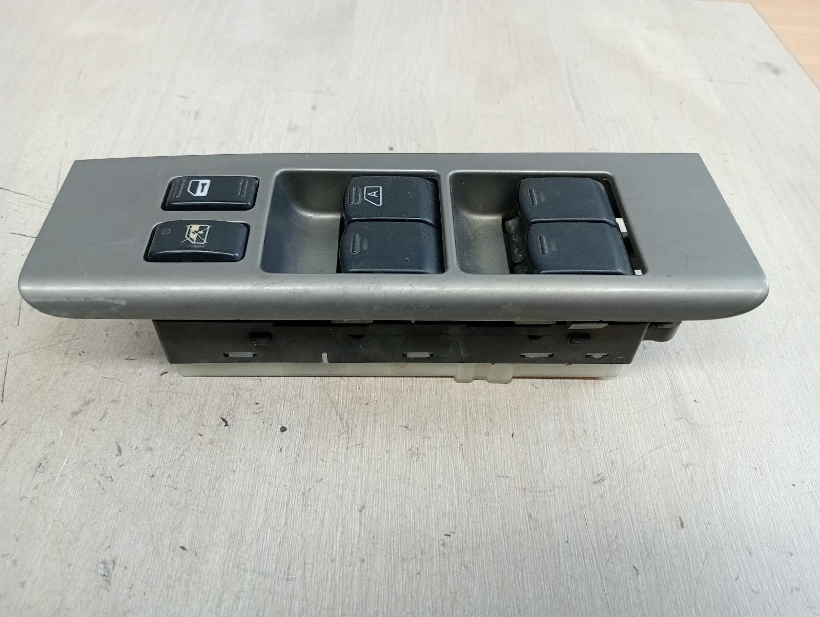 8952895