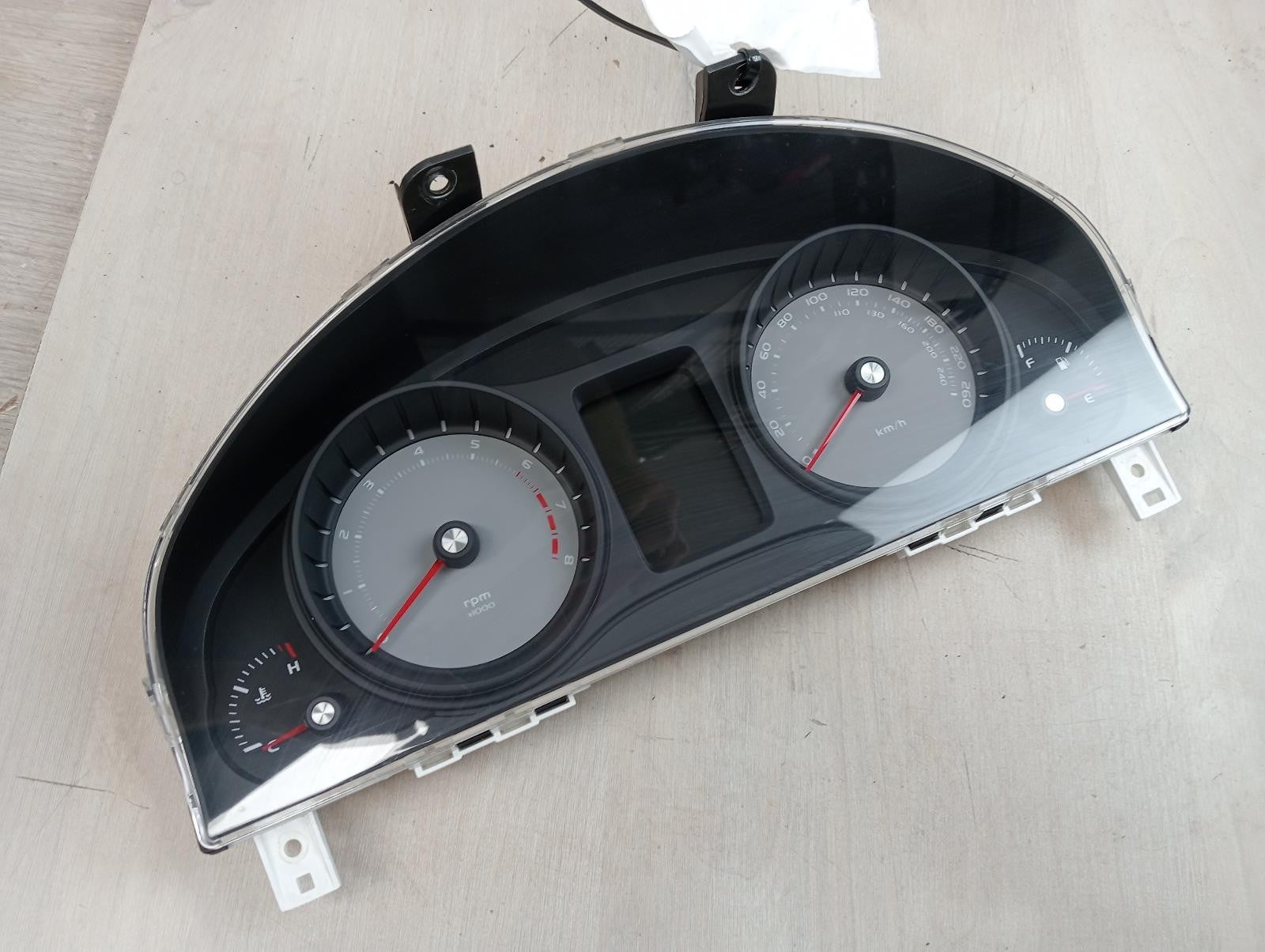 HOLDEN COMMODORE INSTRUMENT CLUSTER INSTRUMENT CLUSTER, VE, SV6, P/N 92204362, 0