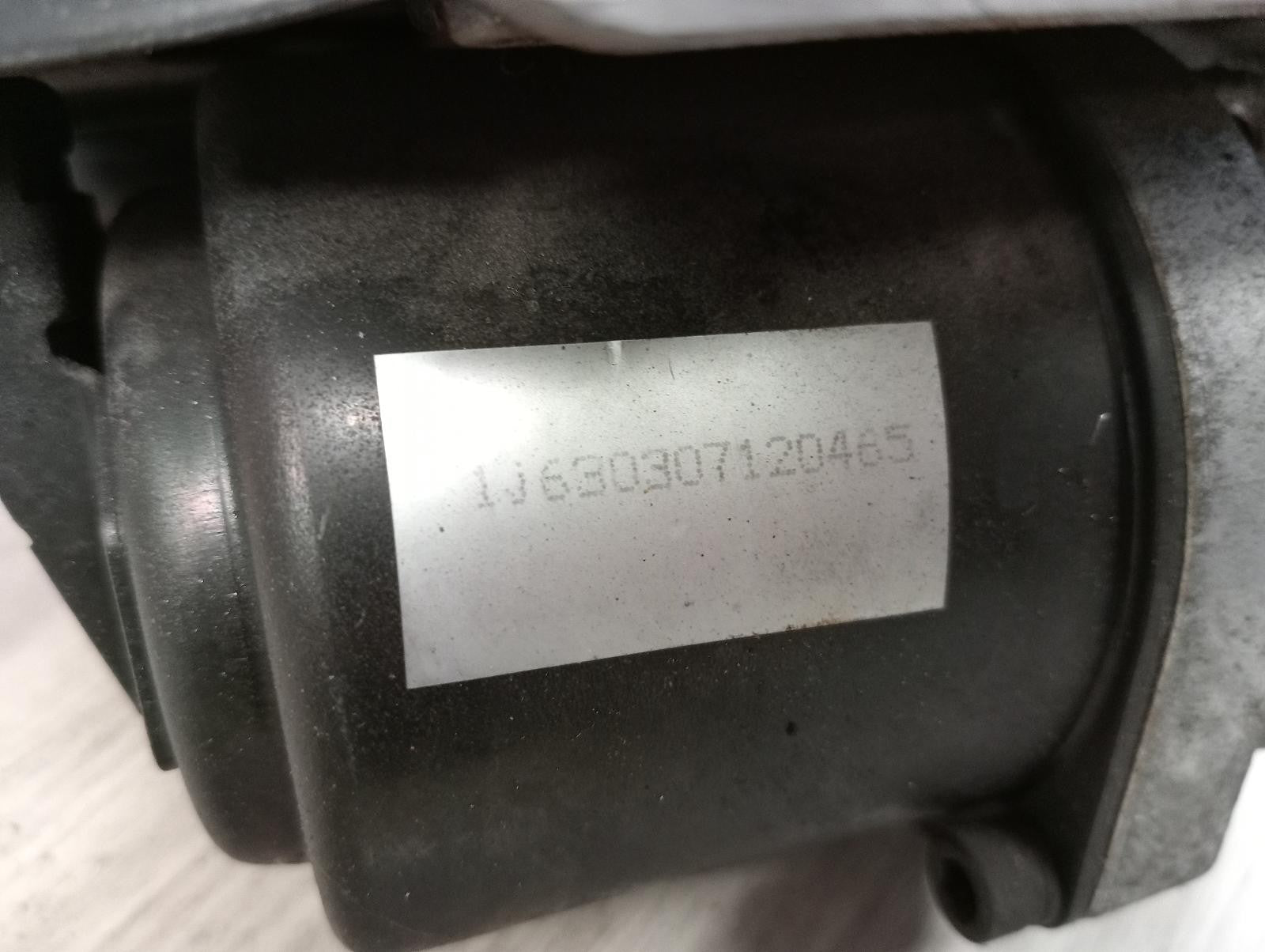 8944143