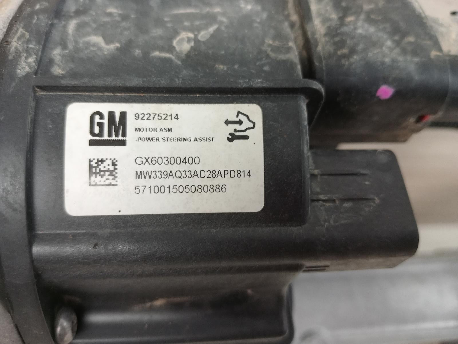 8922915