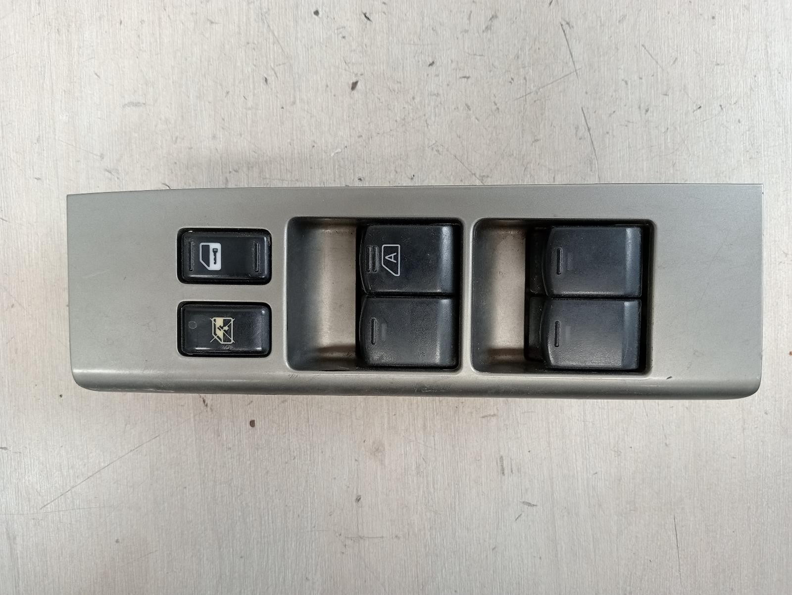 8952895